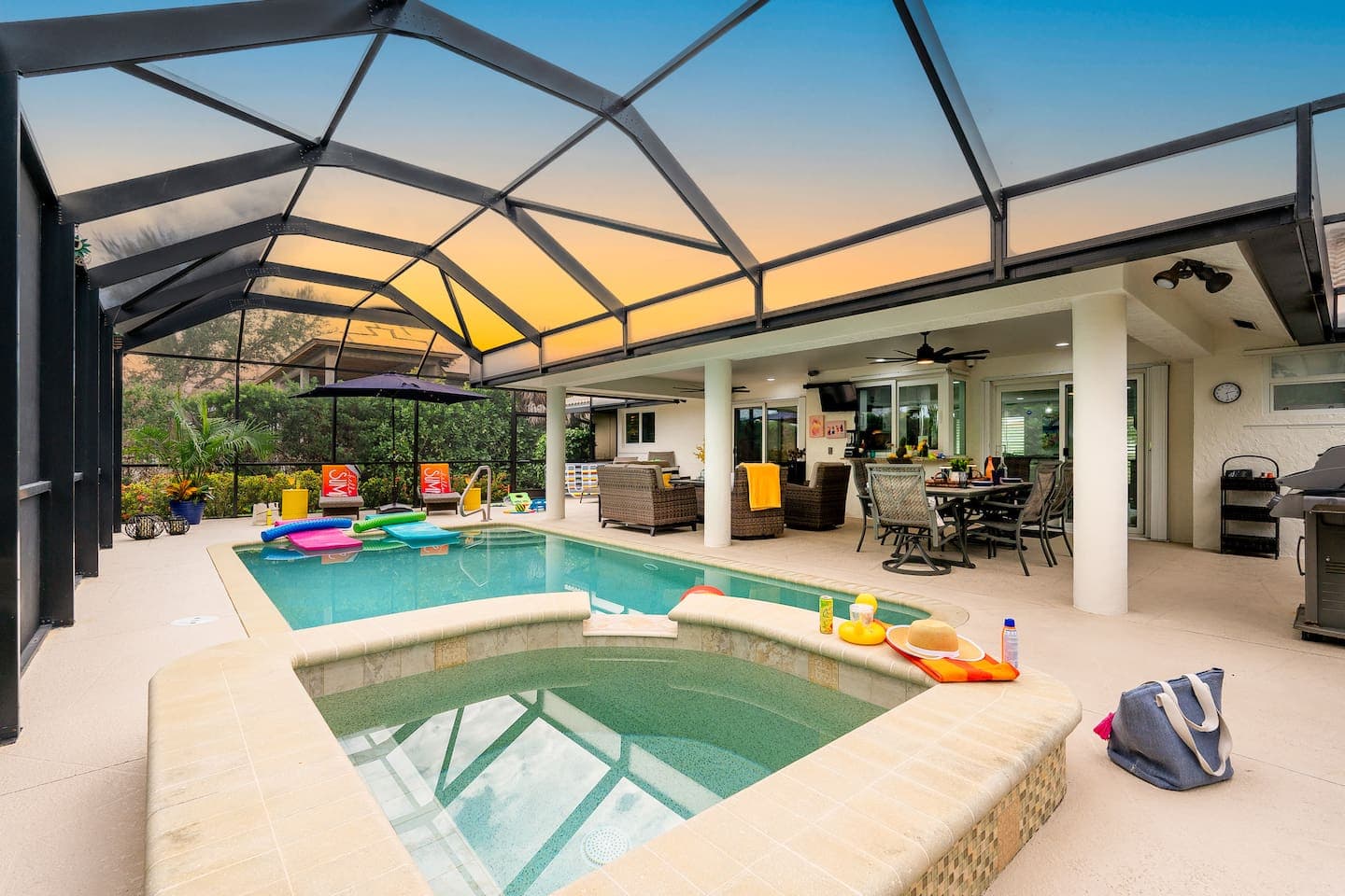 Ultimate Outdoor Retreat: Relax in the Jacuzzi, Unwind by the Pool, Lounge in the Sofa Area, Gather Around the Firepit, and Sizzle Delights on the BBQ