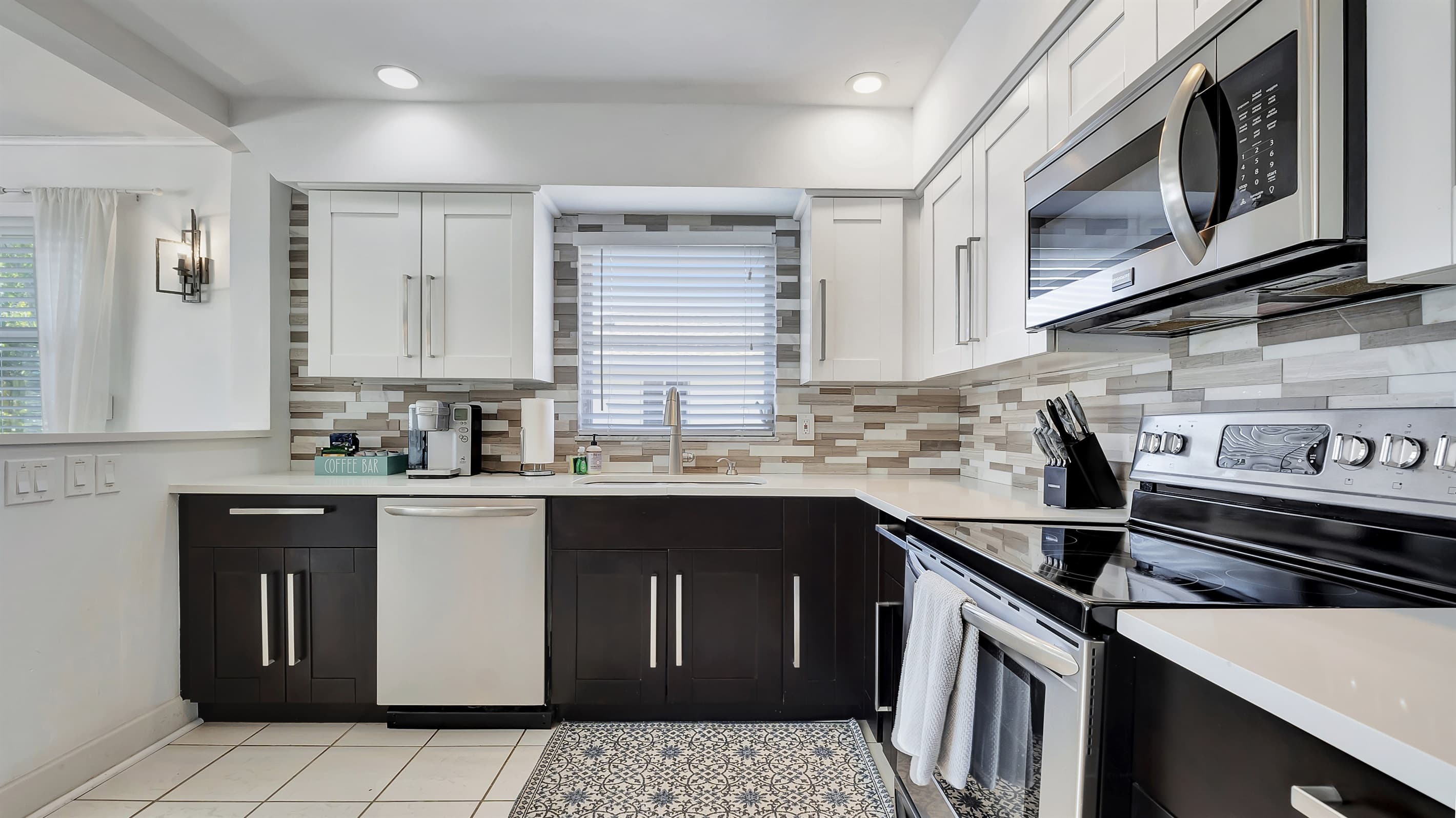 Oven, microwave, and electric range