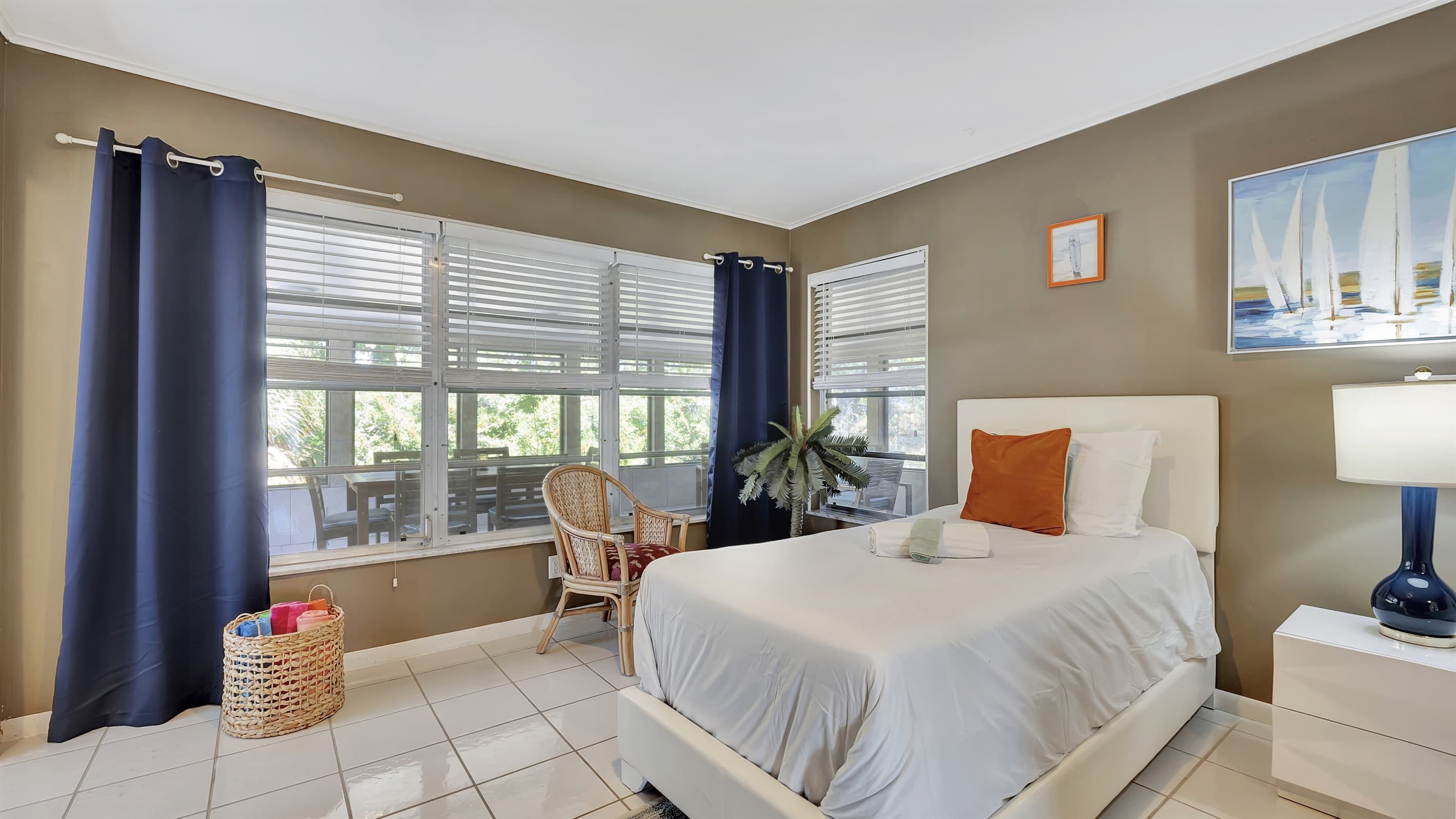 One twin bed with personal plant ; )