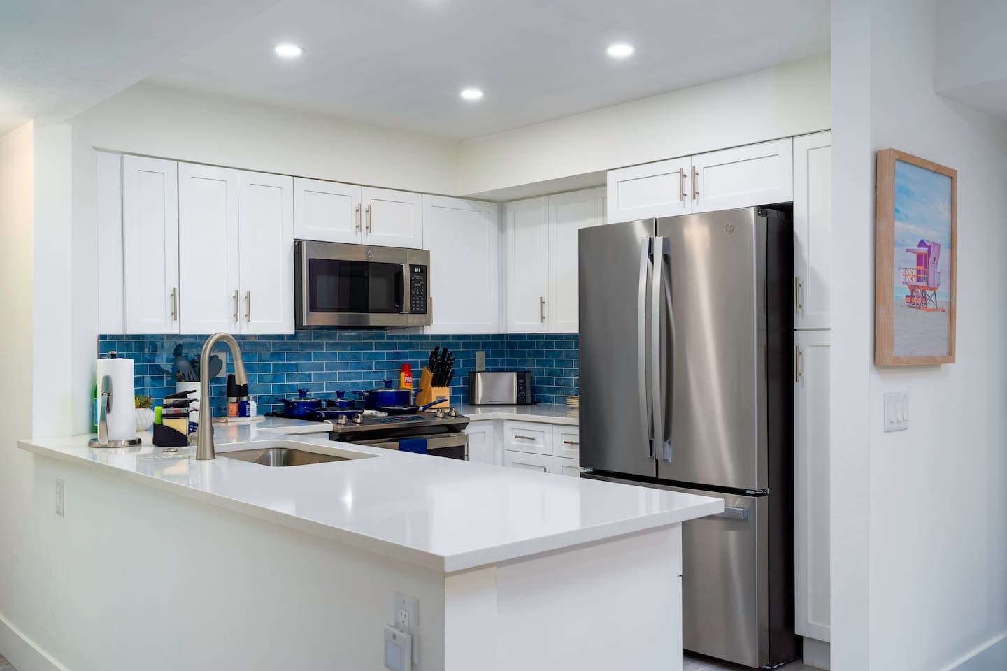 Full stocked kitchen if you want to put your chef hat on!