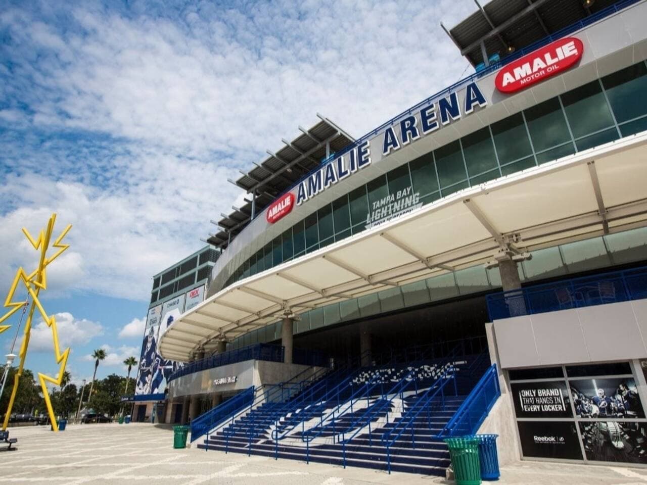 It's a short 12-minute drive to Amalie Arena!