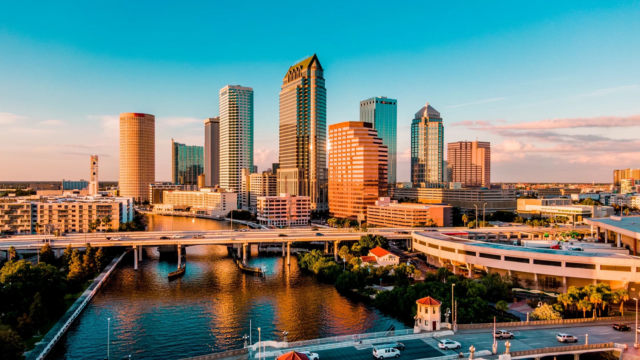 10 minutes to the heart of downtown Tampa!