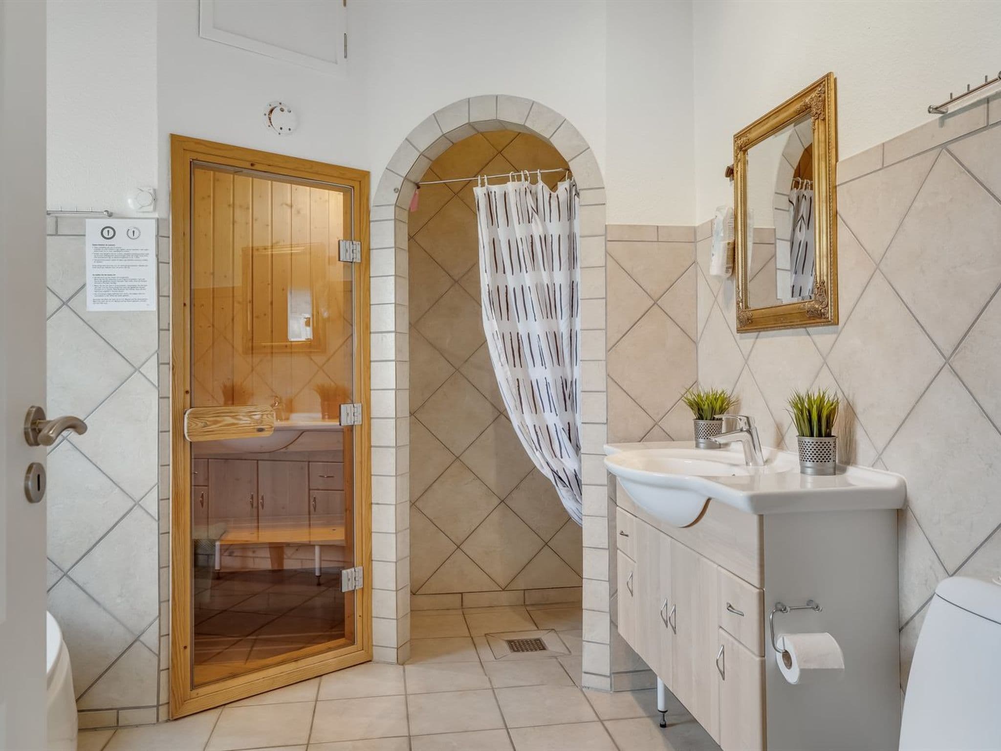 Bathroom / Wellness