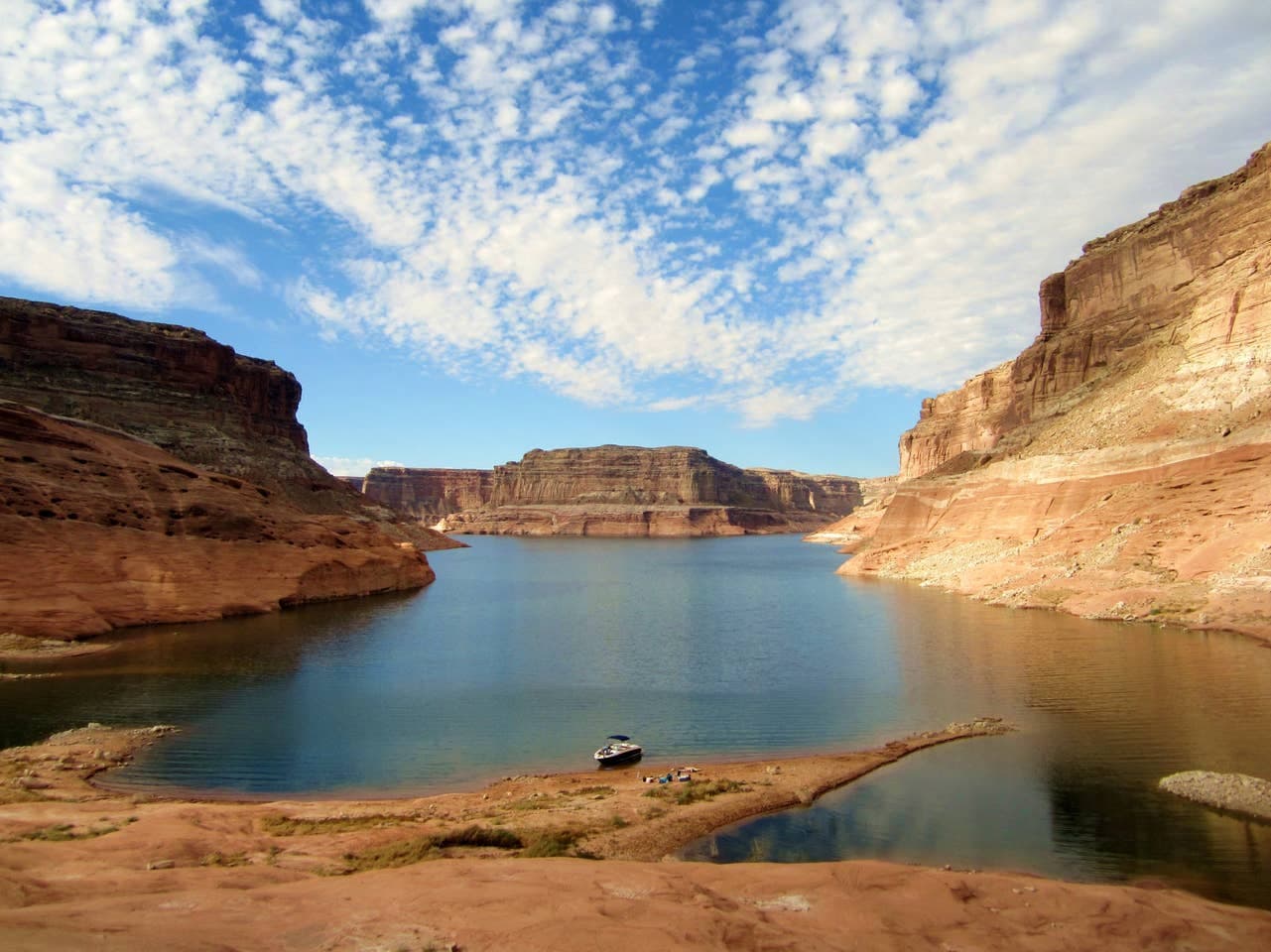 Great camp site on Lake Powell(The Lake is in a national park, no view of the lake from the house)