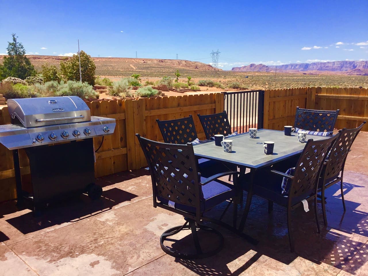 Enjoy a sunset over the Vermillion Cliffs from the front courtyard, BBQ, patio furniture, 42” fence