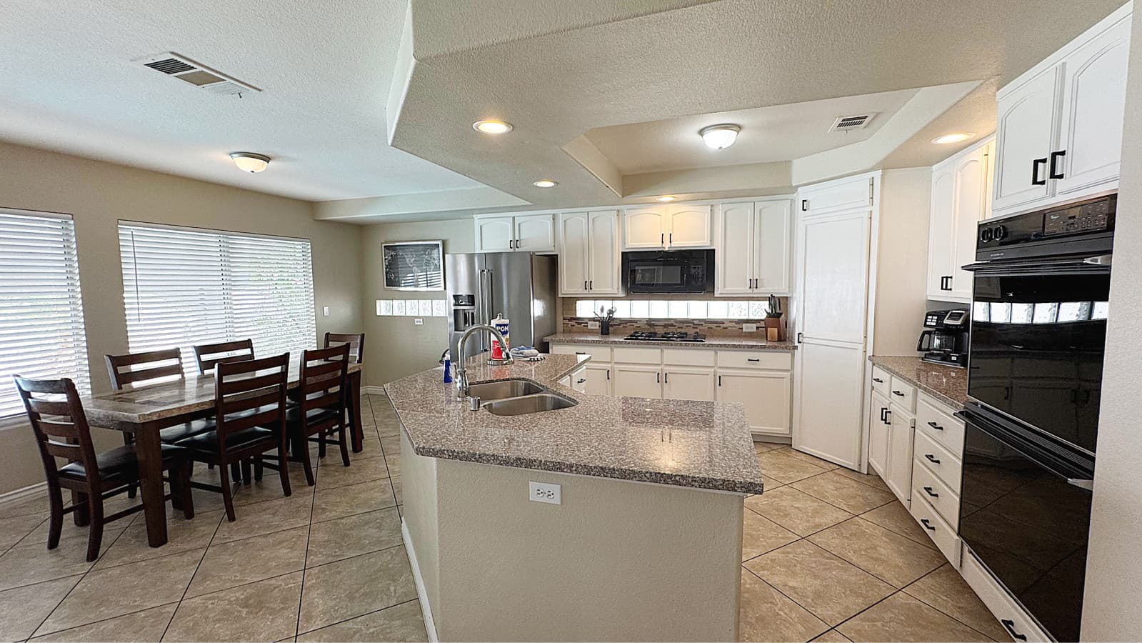 NV8876 kitchen 2.png