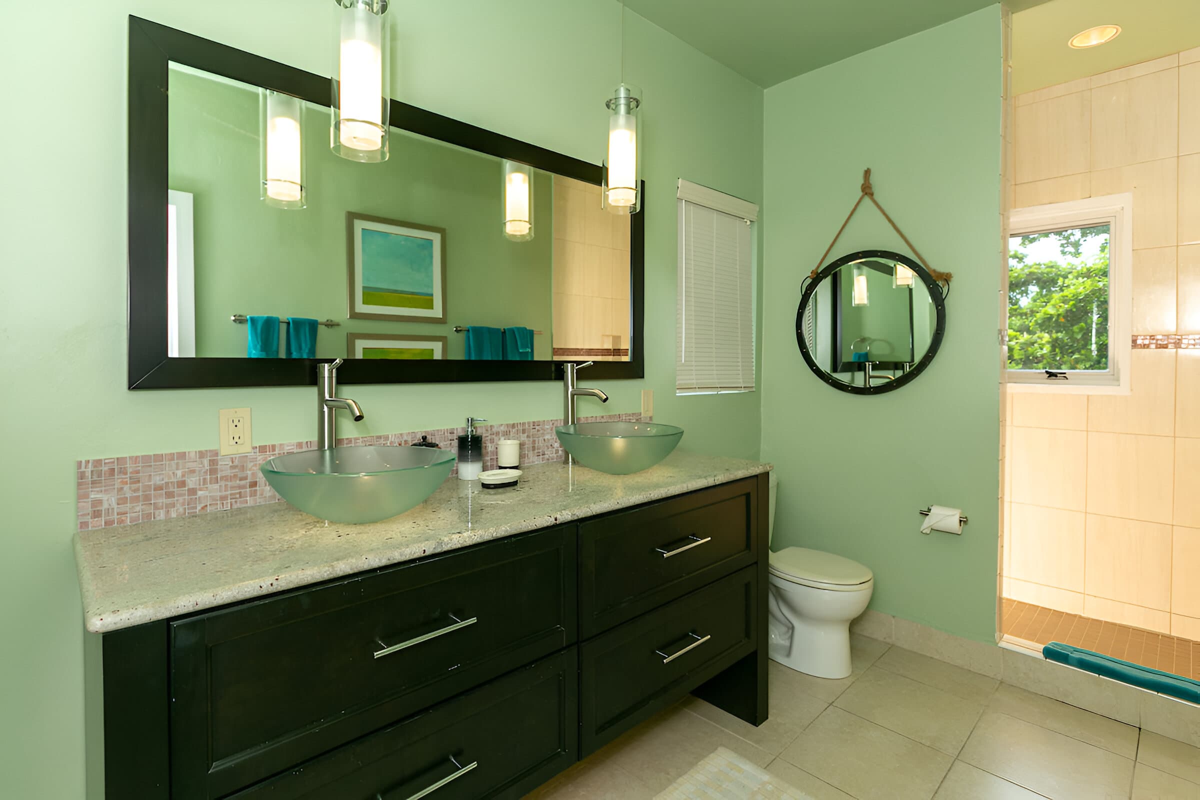 King #2 enSuite Bath