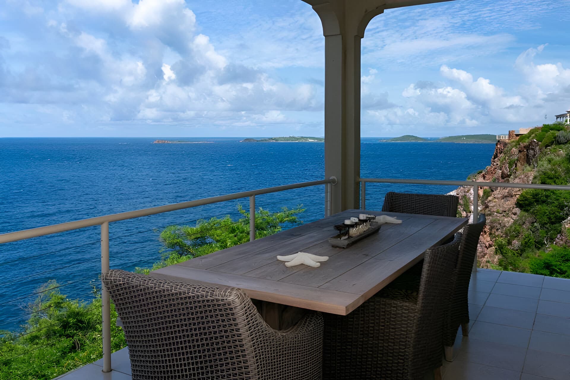Dine at the Edge of the Sea