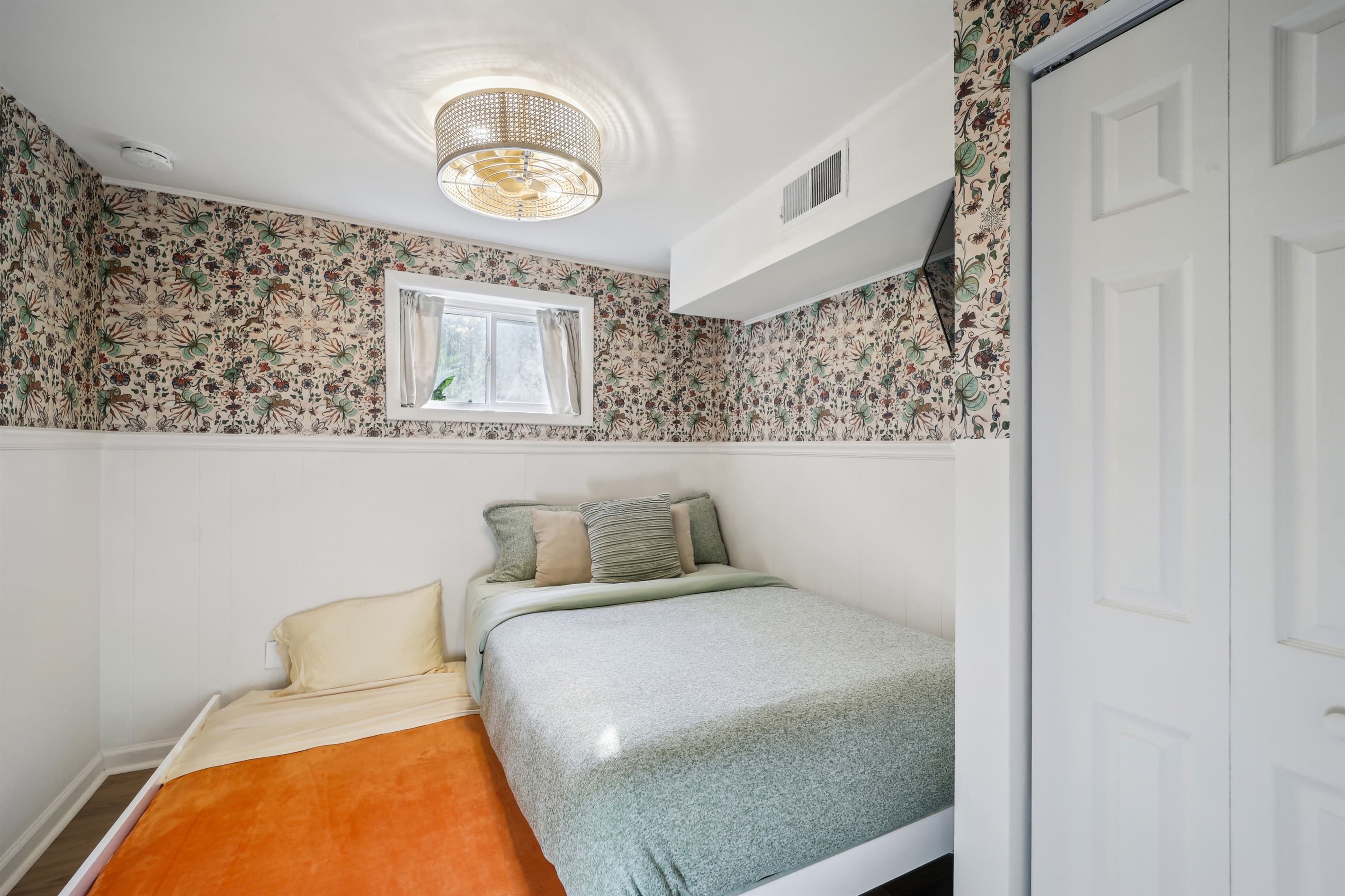 The full bed in the basement comes with a twin trundle, which is perfect for families or a group of friends.