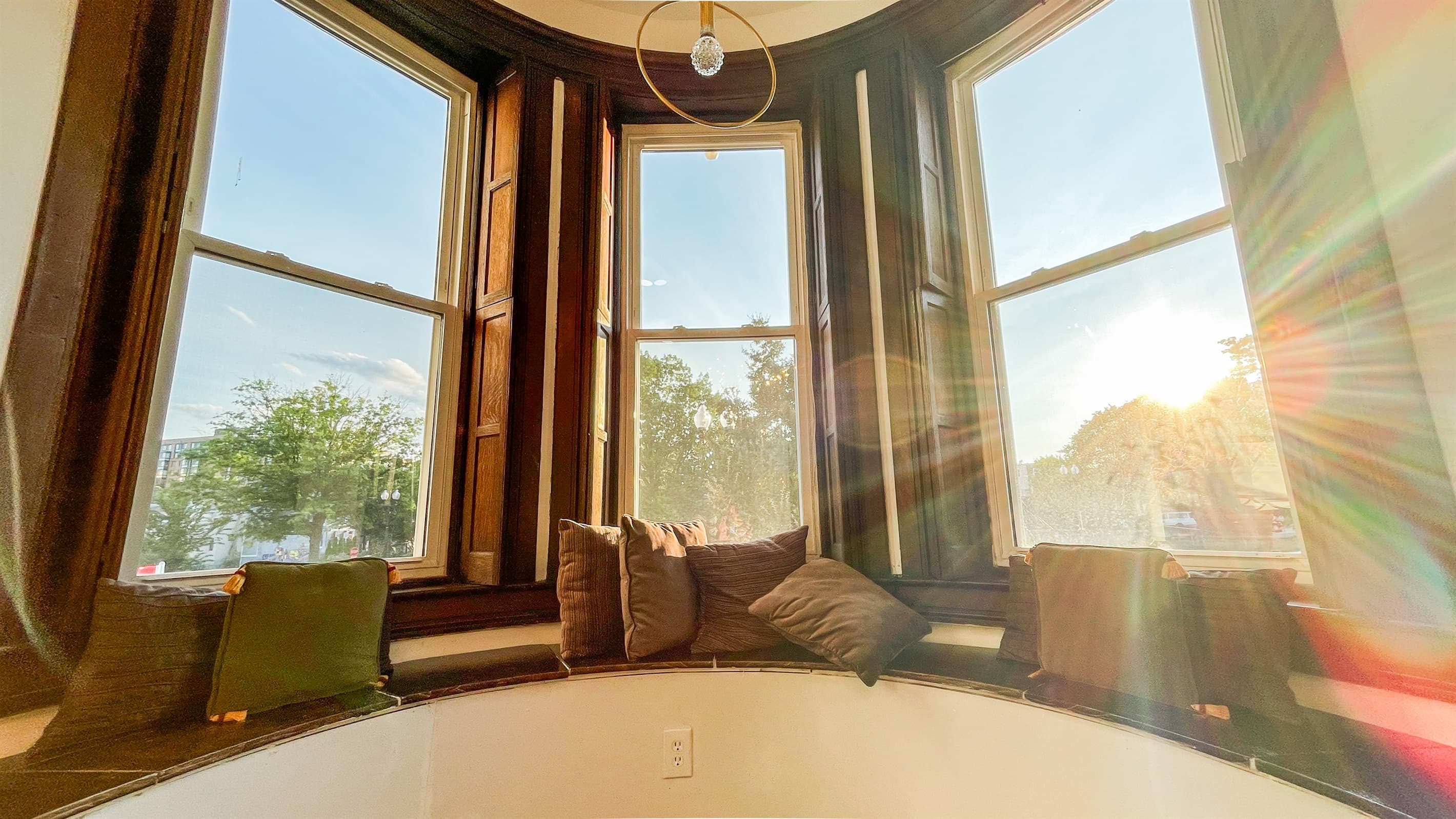 Catch some sun while enjoying a book on the nook