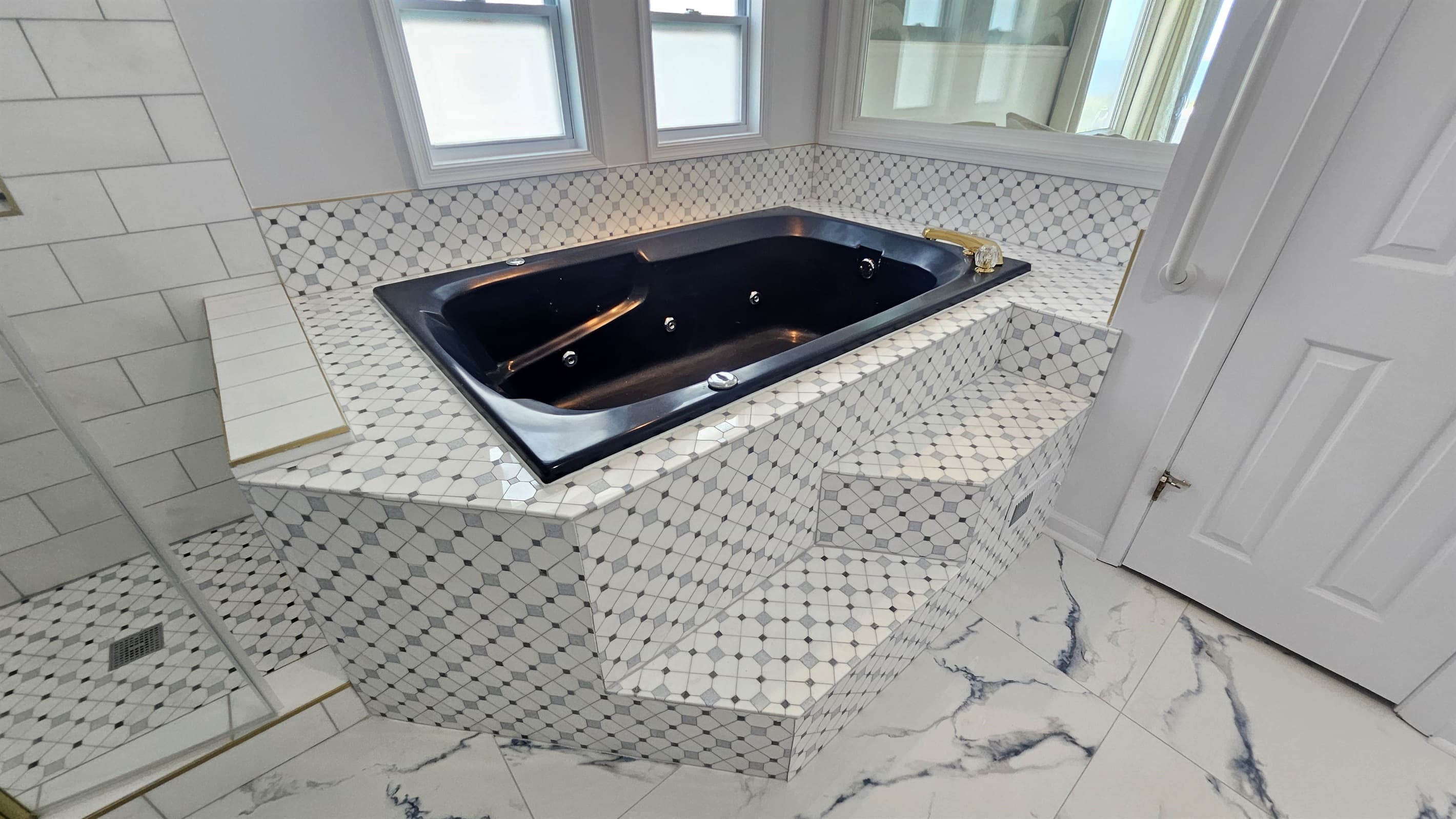 Extra-Large Jetted Tub in Unit A