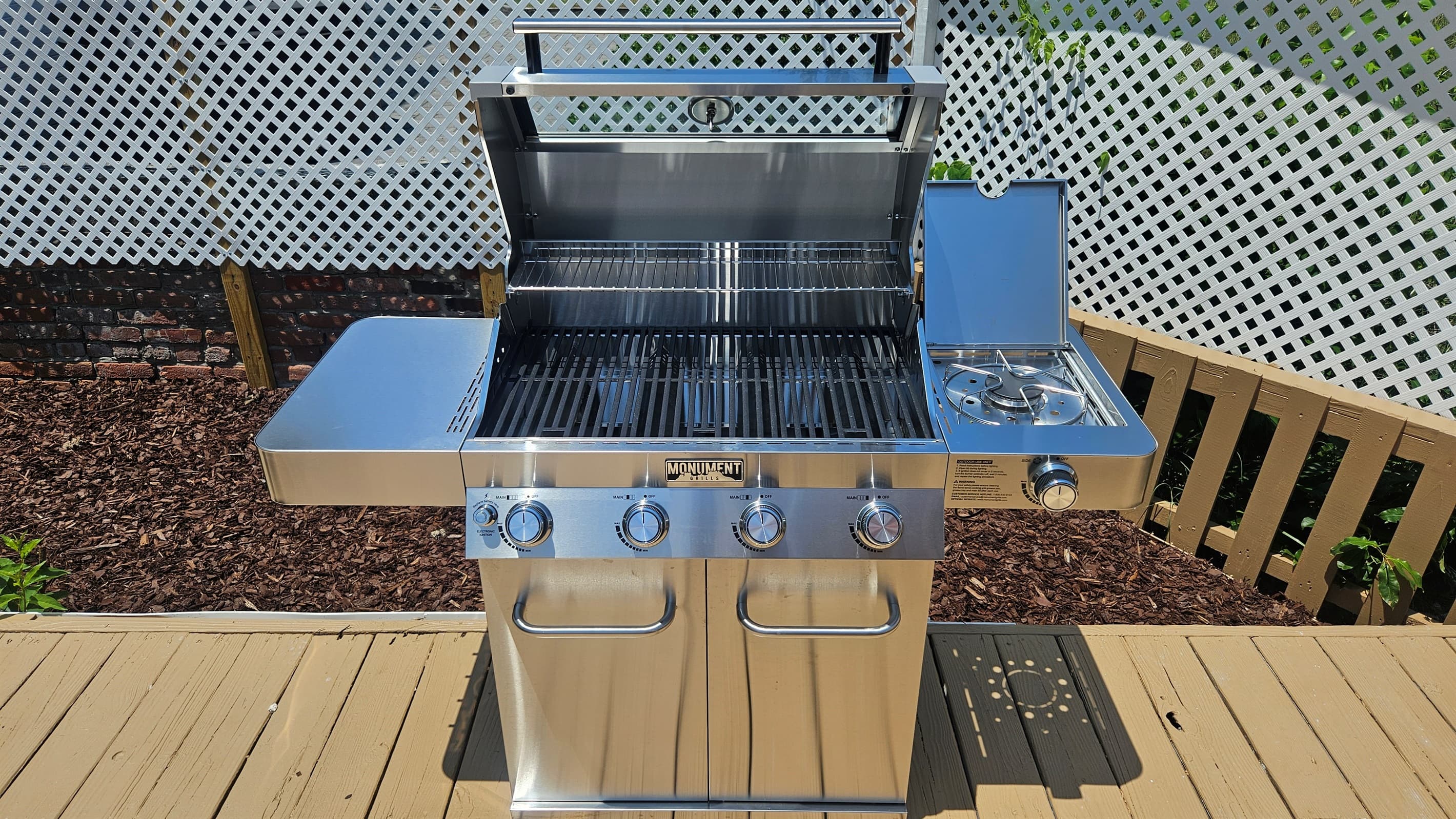 Grill up some tasty lunch or dinner on the natural gas outdoor grill