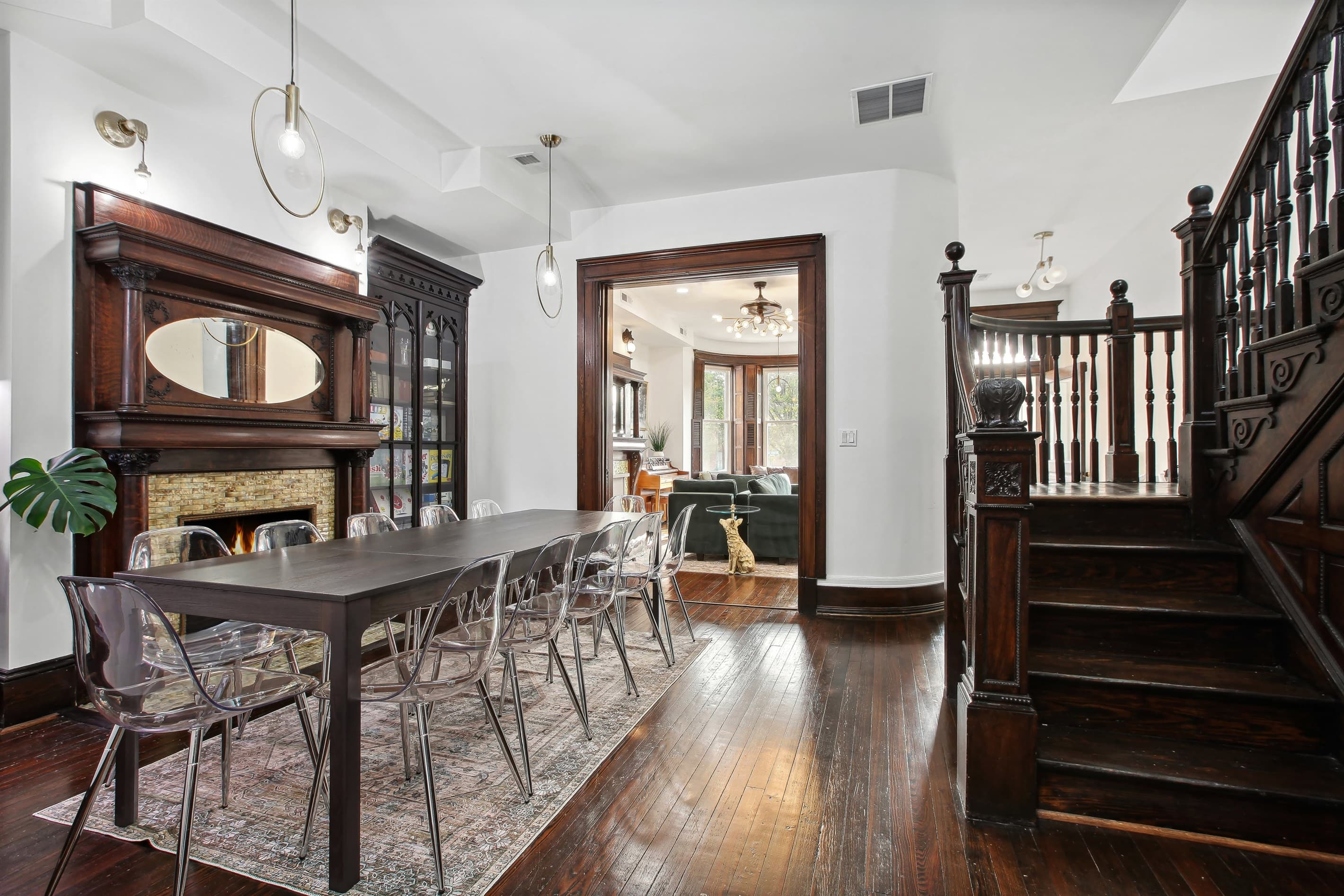 Enjoy a family meal at the large dining table that can accommodate up to 10 guests comfortably