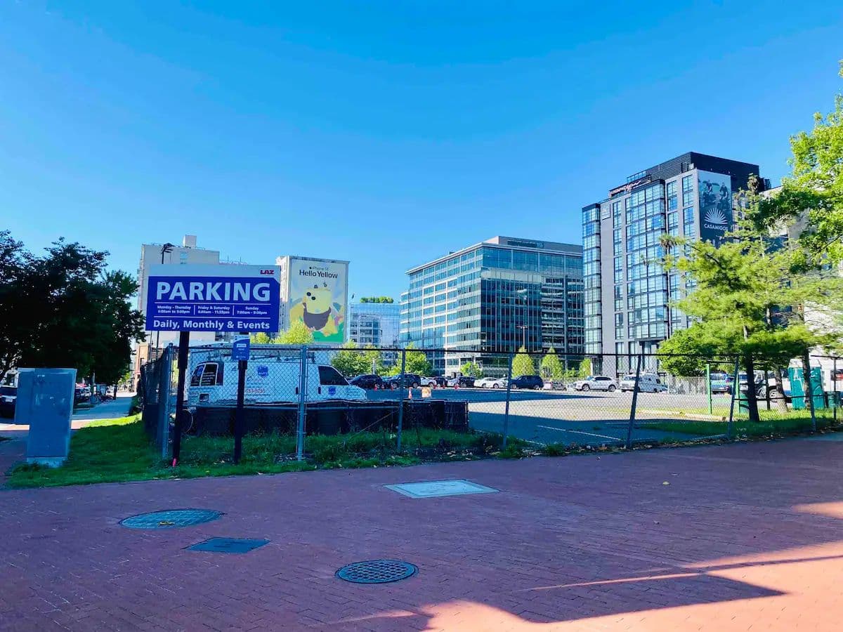 The place comes with one street parking pass but if you plan to bring additional cars, there are several paid parking lots within a short walking distance