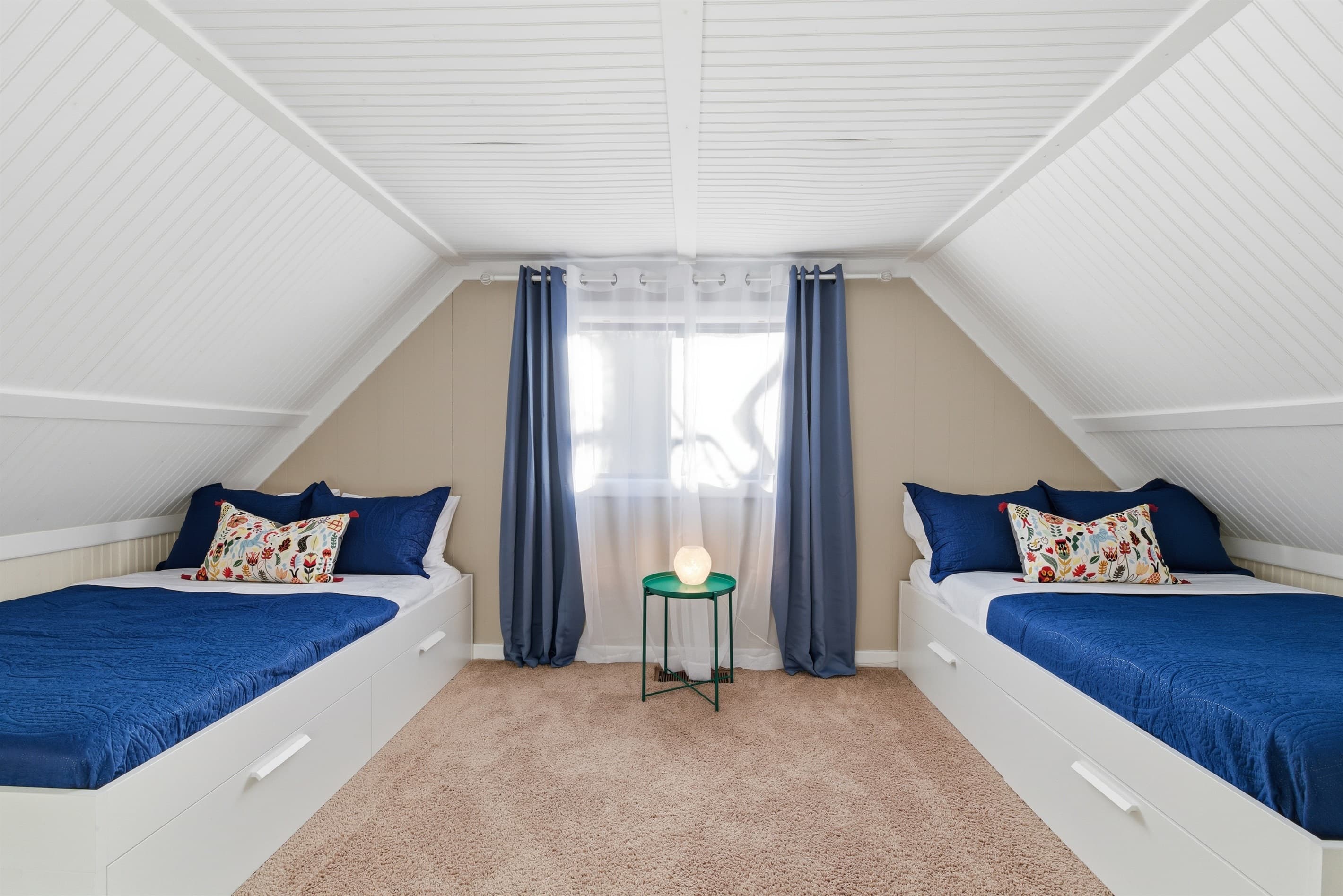 Bedroom 3 with two full size beds, Smart TV