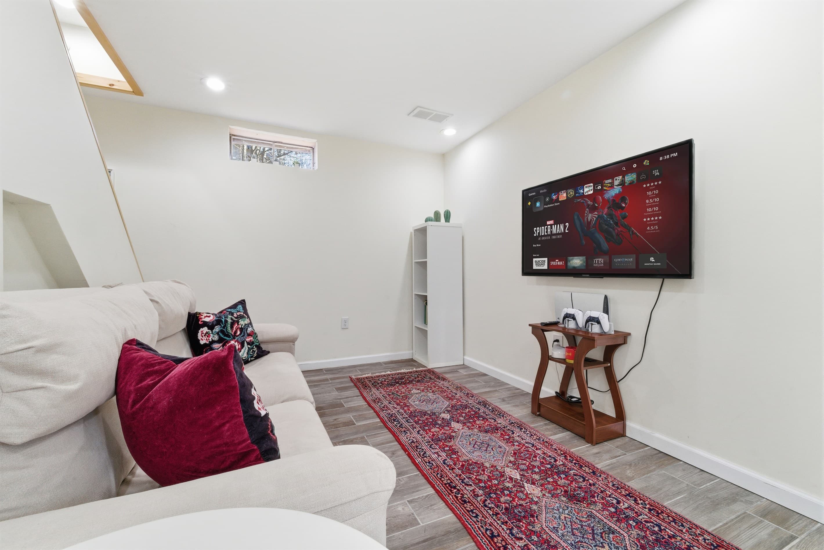 Lower level with Smart TV, PlayStation 5, foosball, mini pool table  - Serhii Chalet Pocono