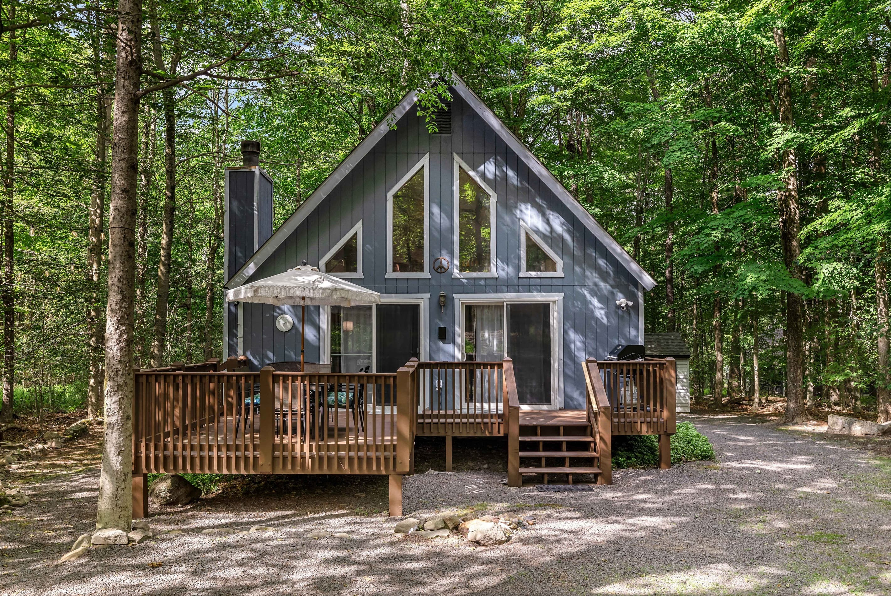 Arrowhead Lake rental - view of our cozy cottage - Serhii Vavation Rentals