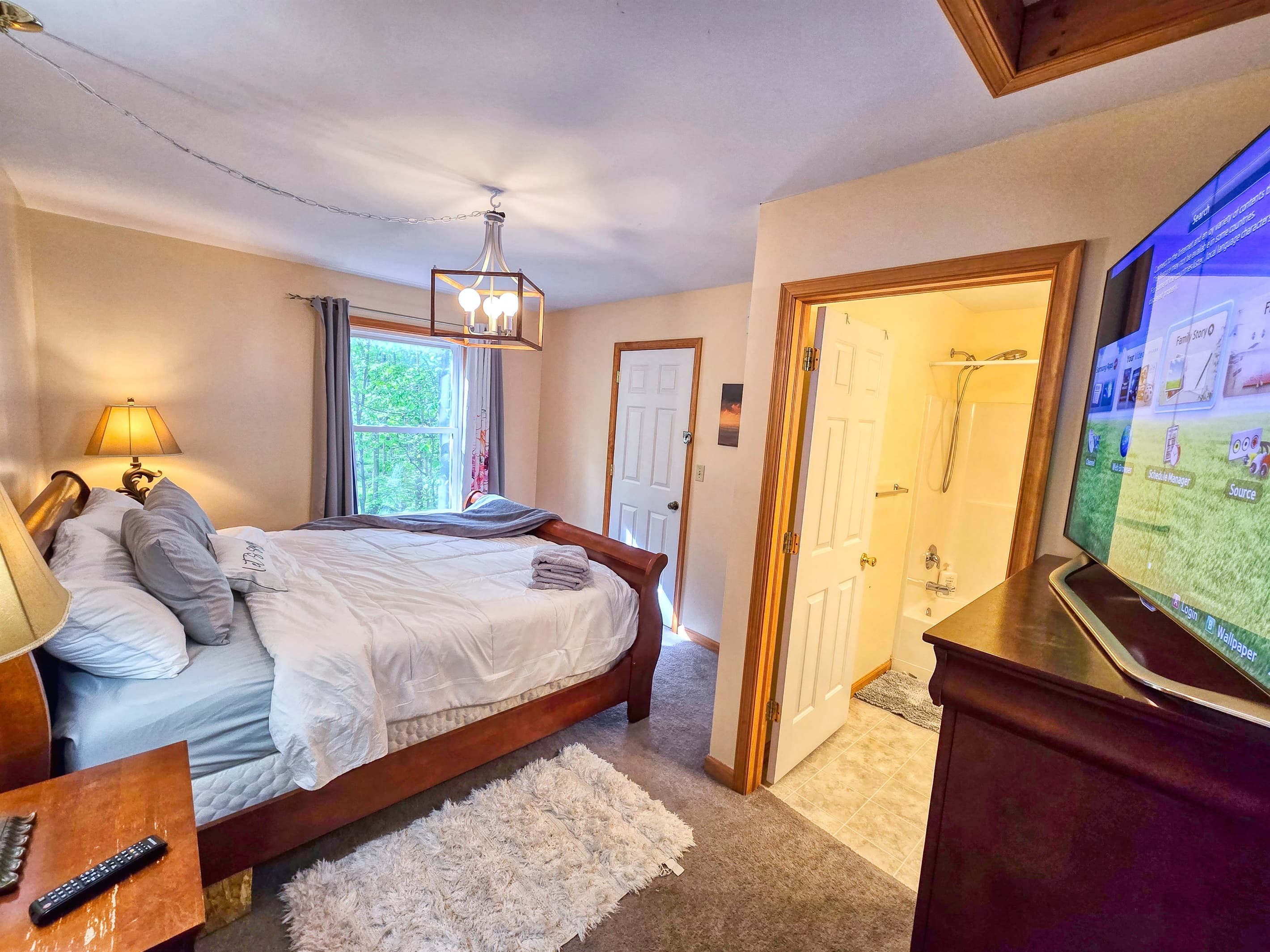 Master bedroom with en-suite bathroom