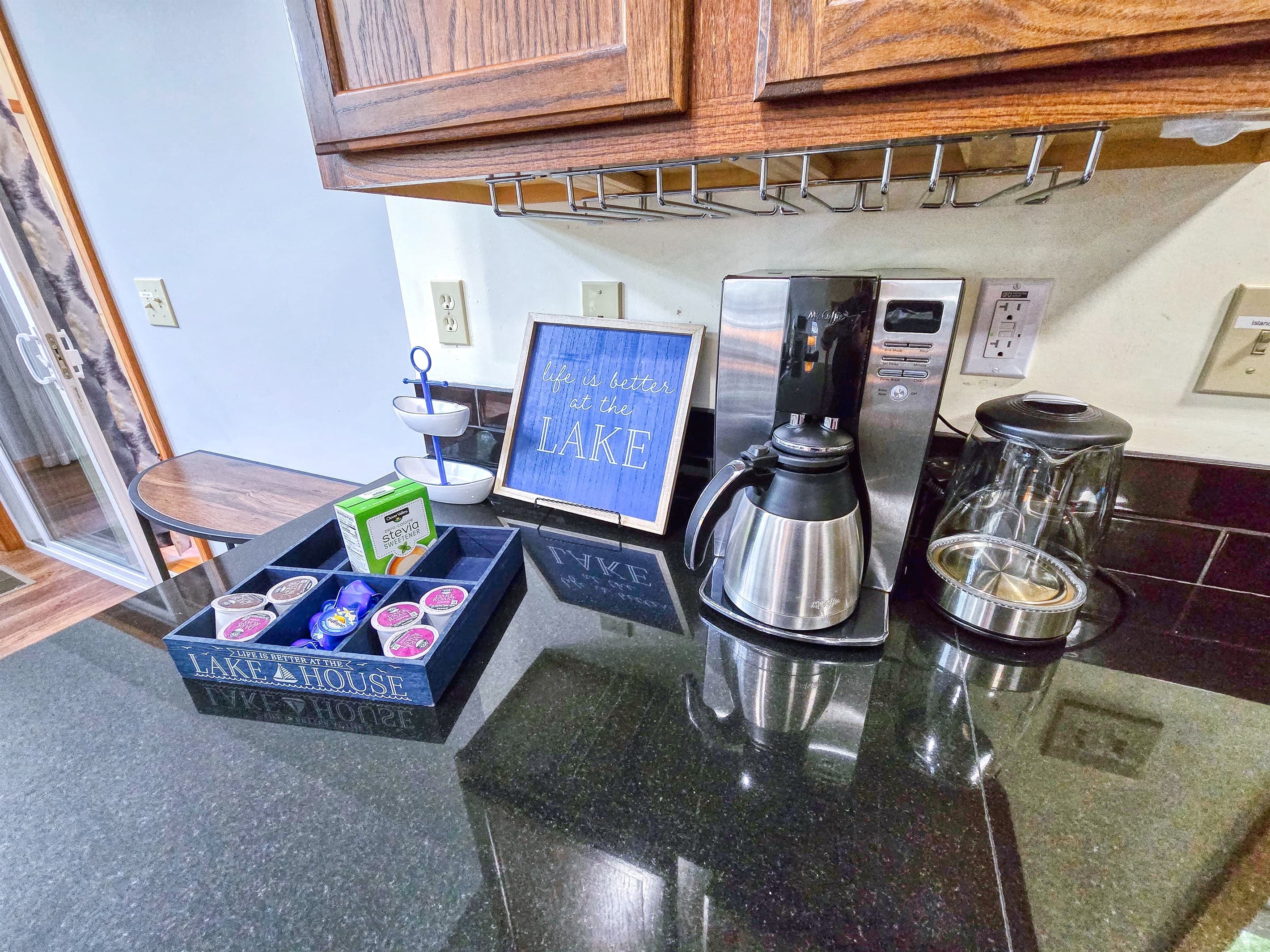 Kitchen, coffee and tea  | Arrowhead Lake rental