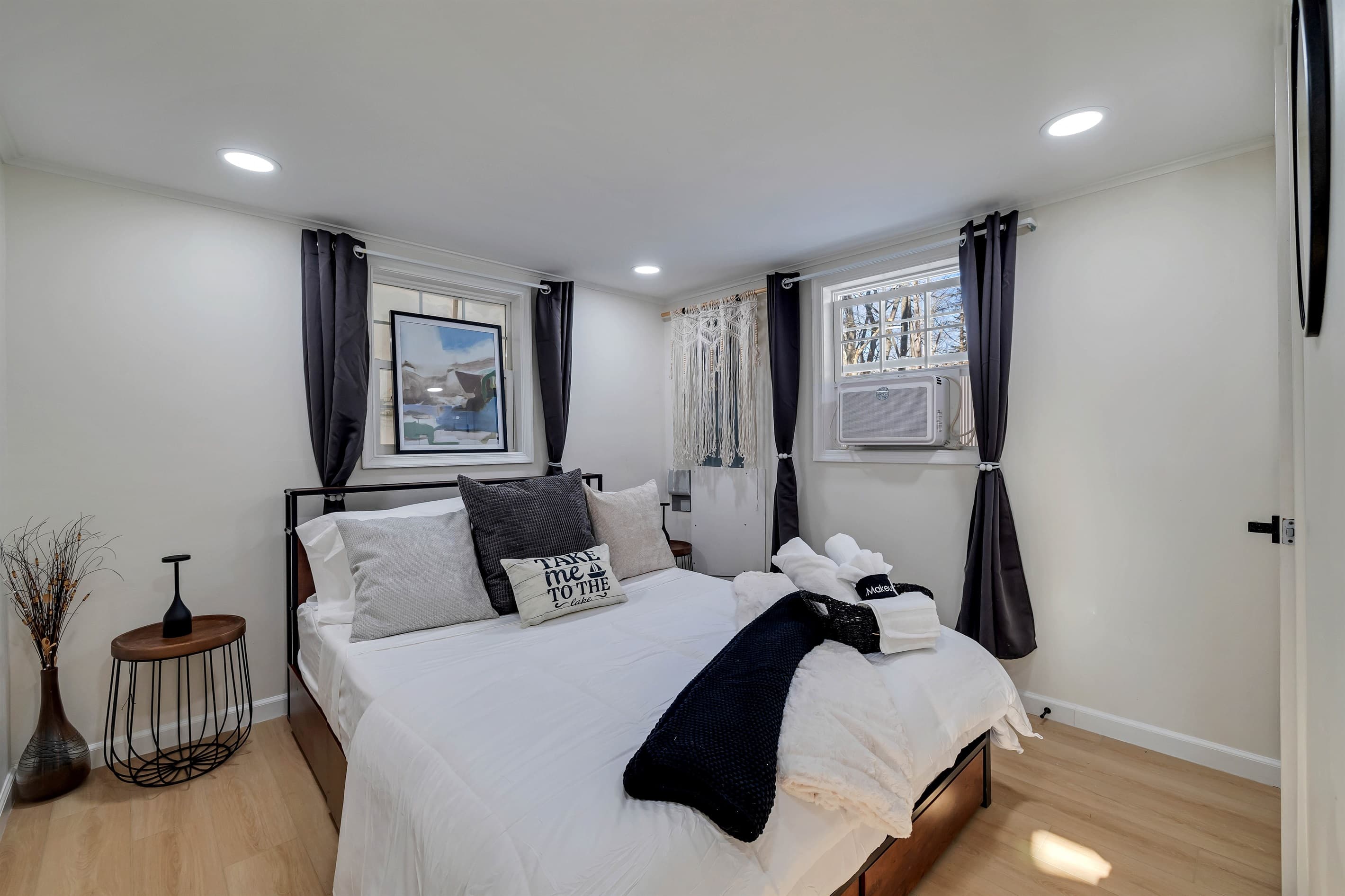 Bedroom with queen bed