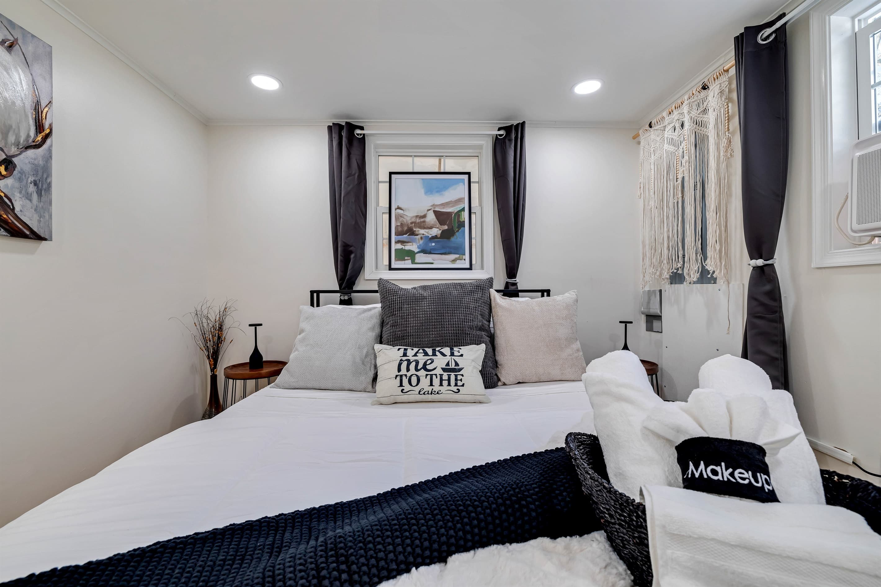 Bedroom with queen bed