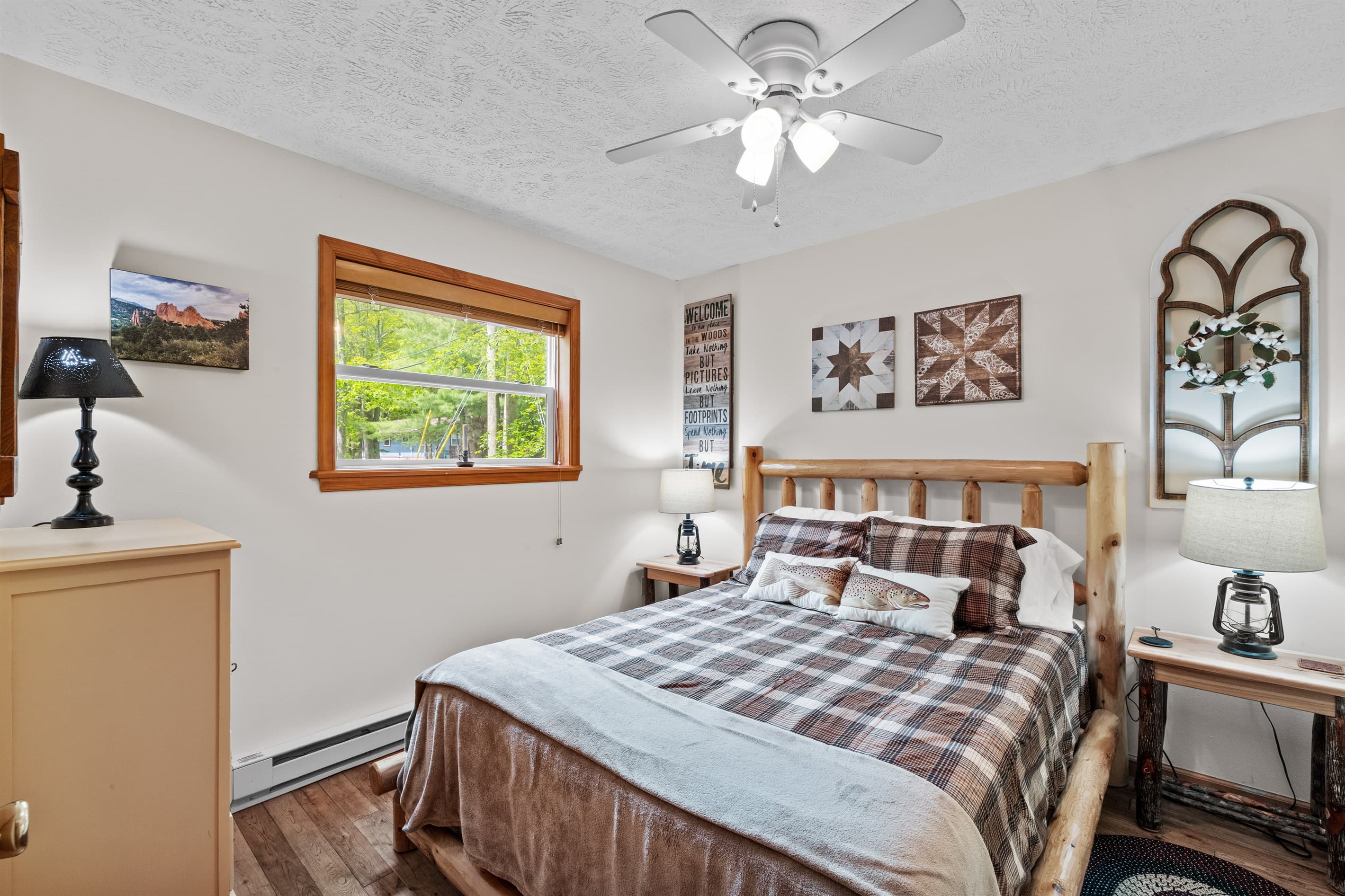 Bedroom 2 with Queen size bed