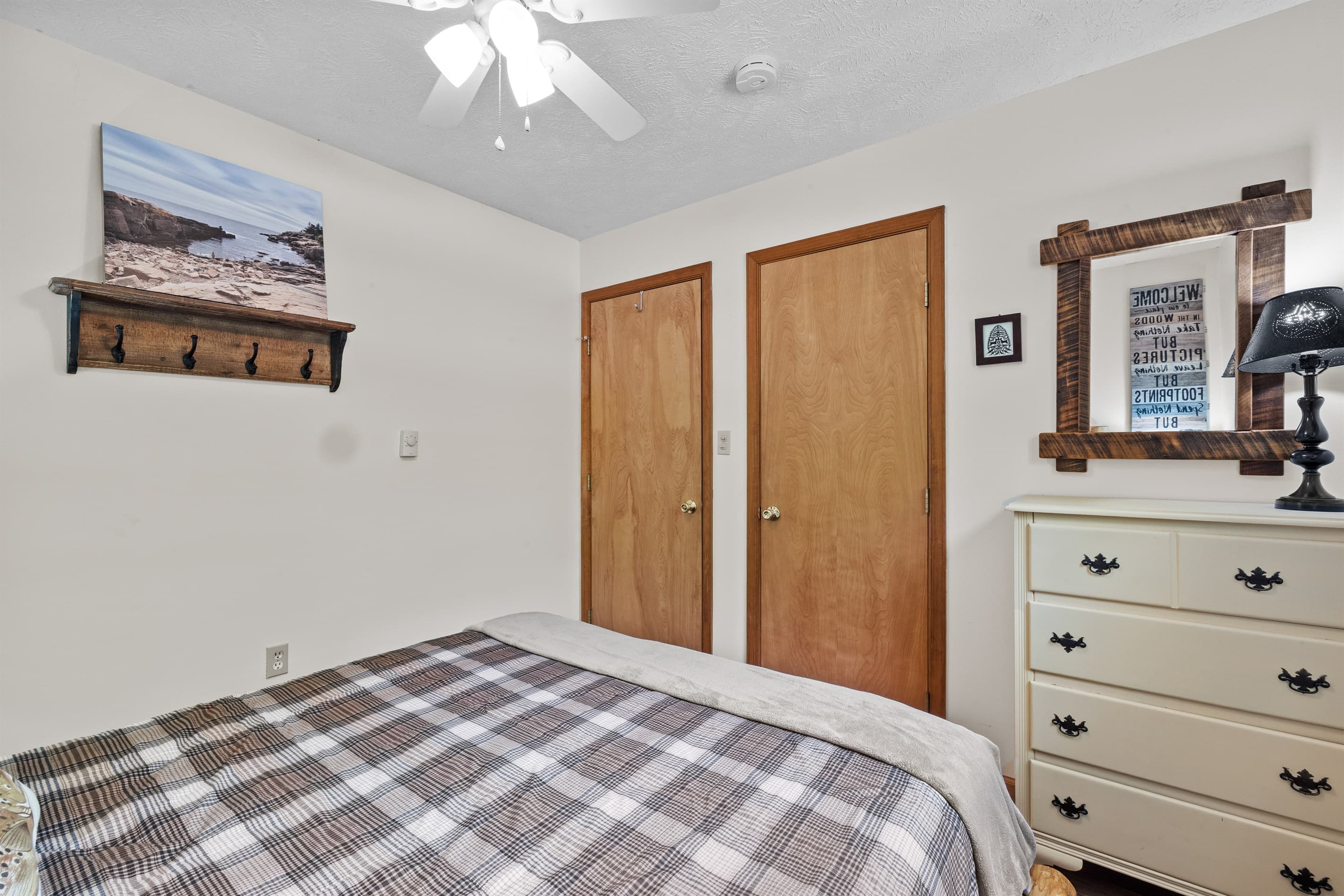 Bedroom 2 with Queen size bed