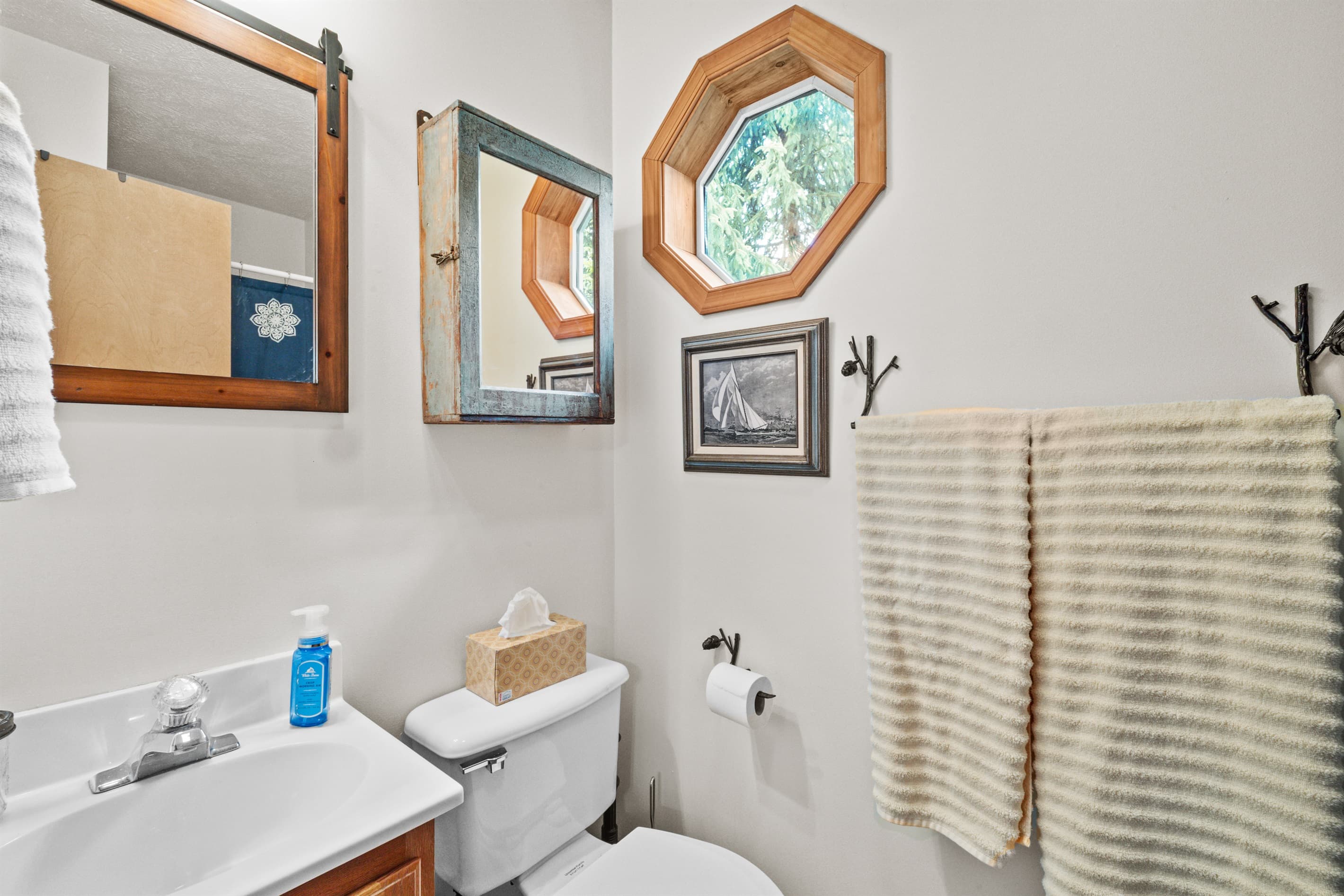 En-suite bathroom on 2nd floor, adjacent to room with King size bed