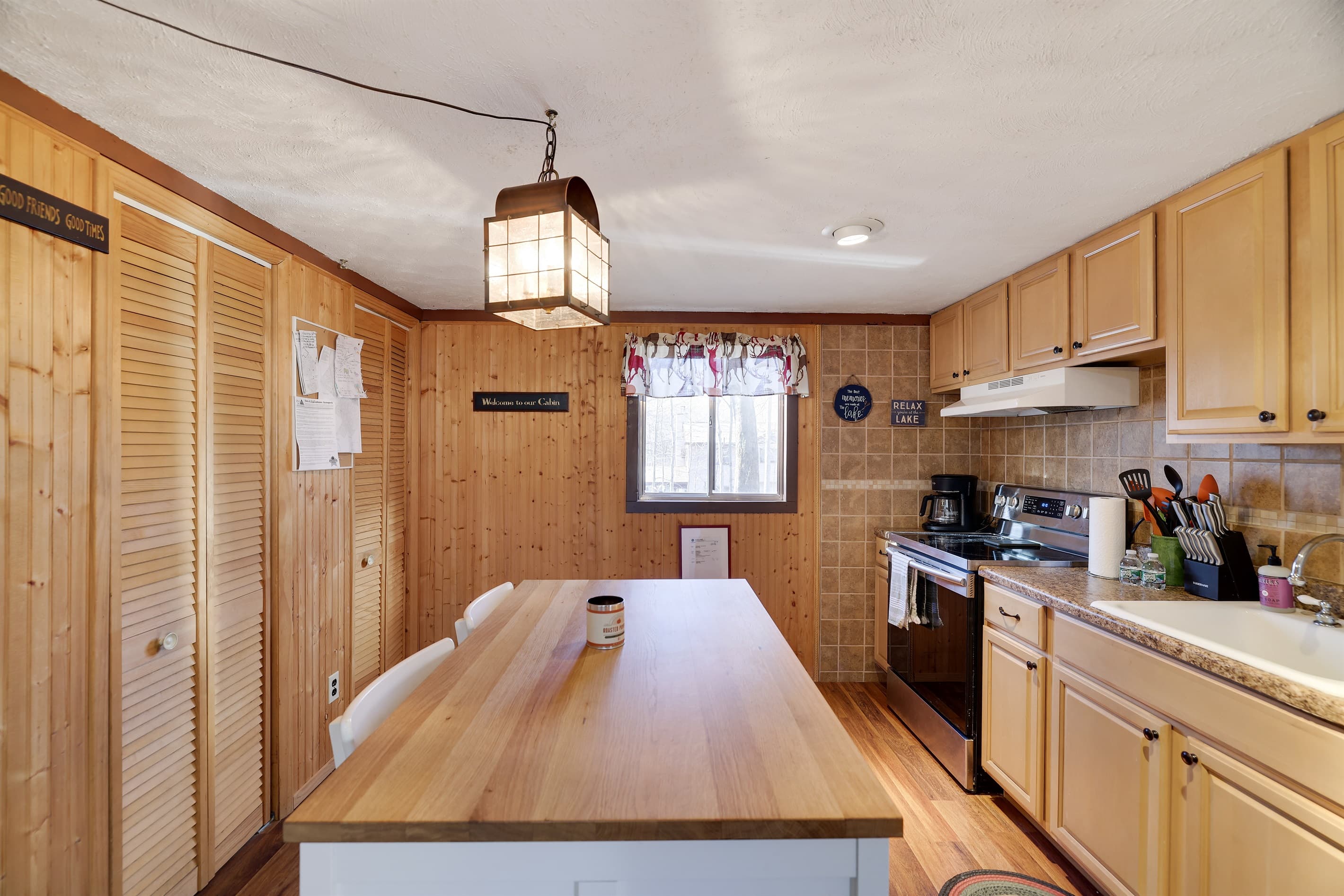 Kitchen island