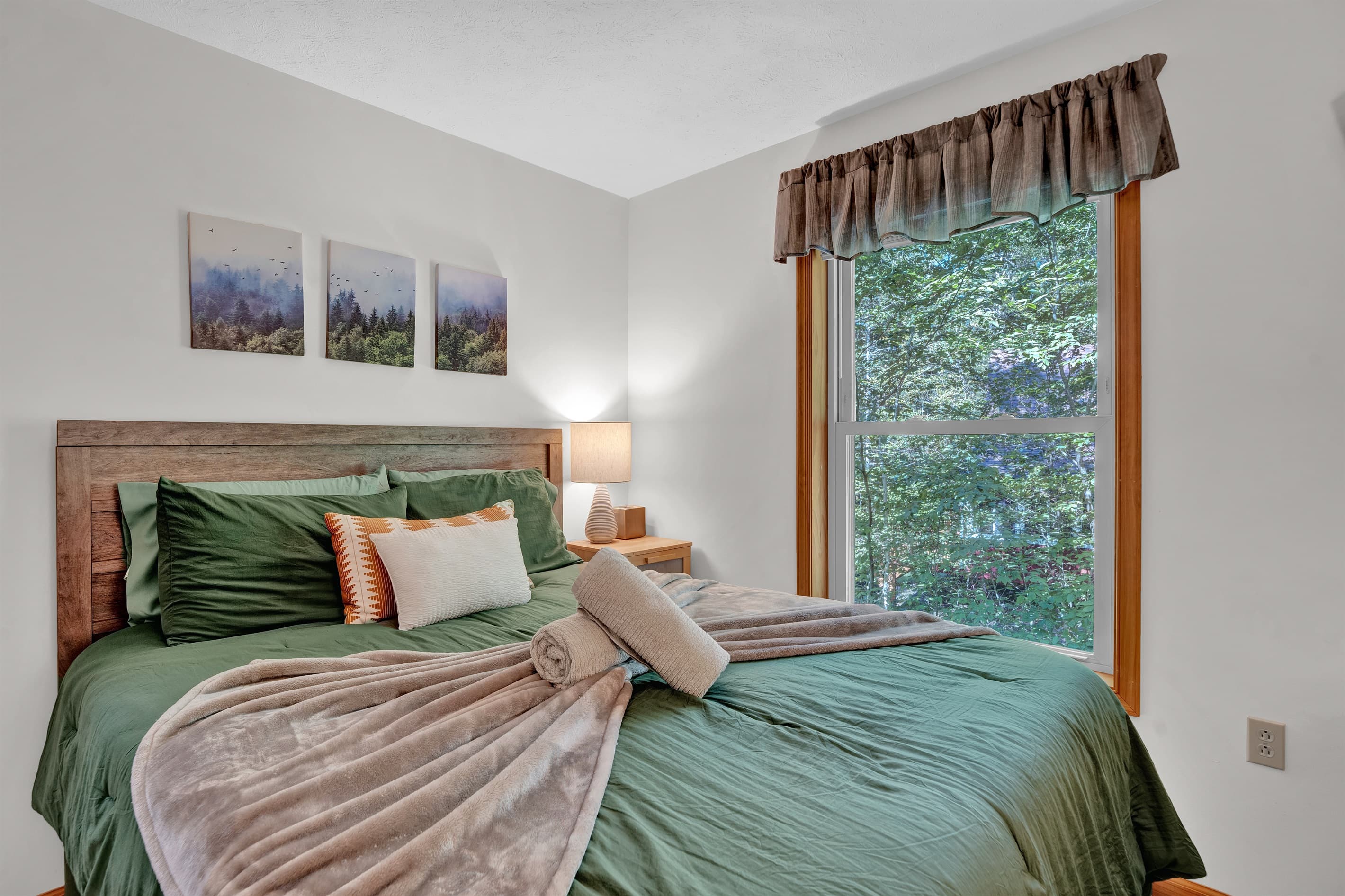 Bedroom with queen bed