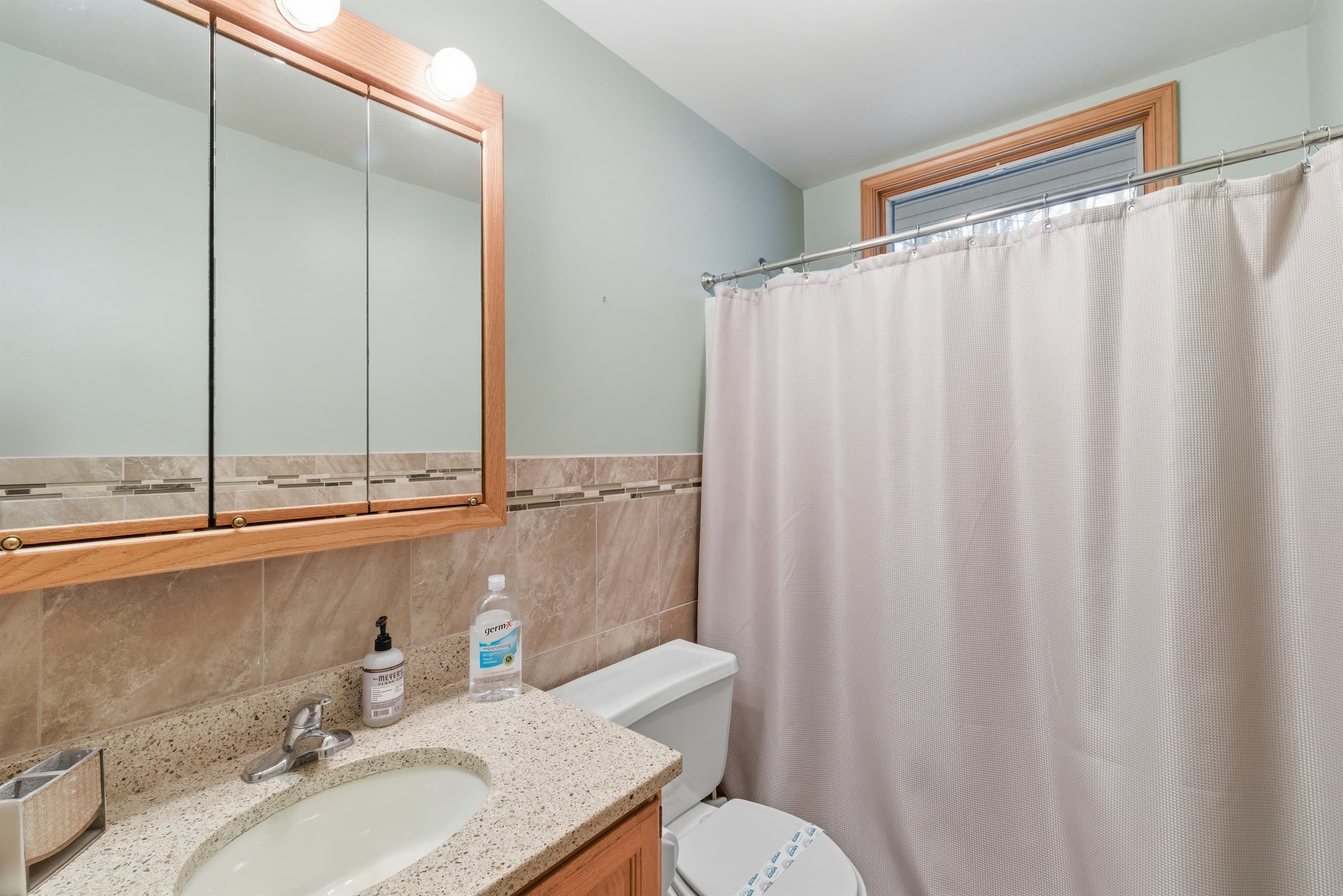 Bathroom 2 - Full