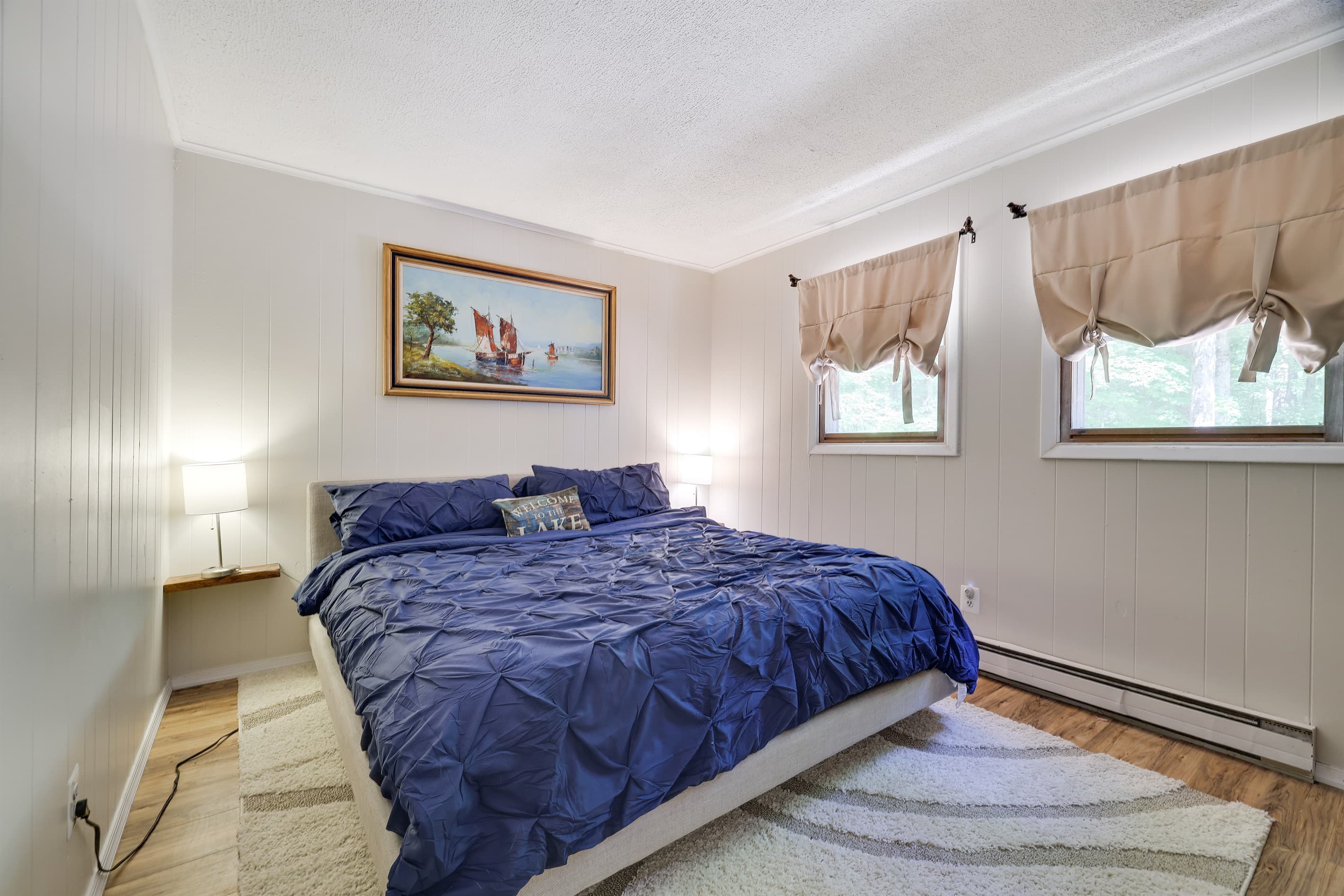 Bedroom 1, King size bed with Smart TV