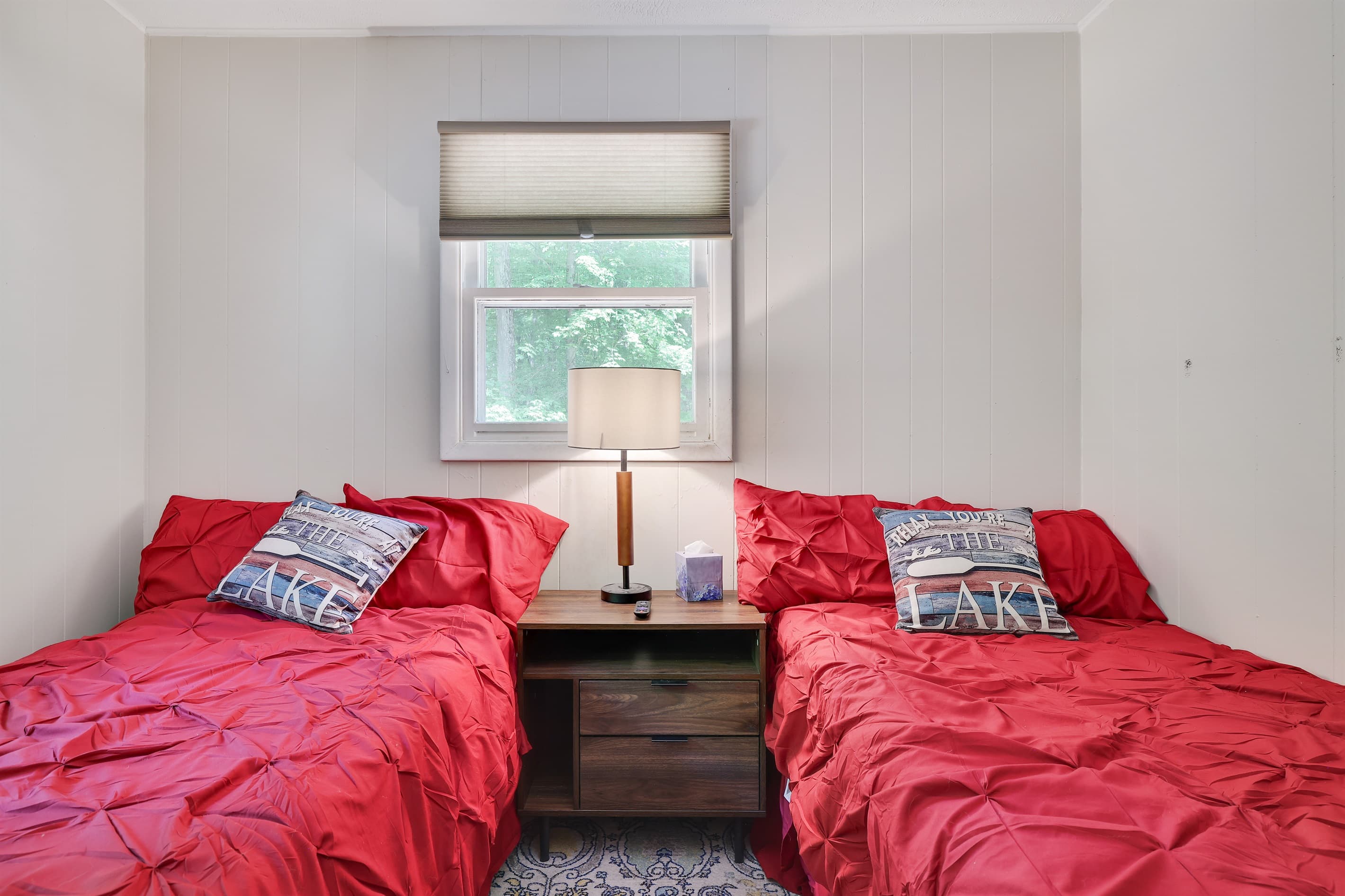Bedroom 2 with twin beds