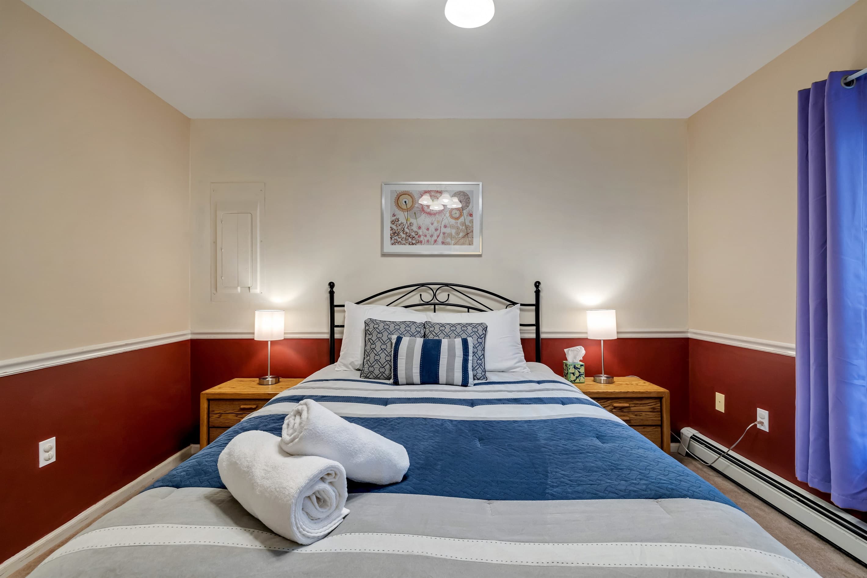 Bedroom with Queen bed on 1st floor