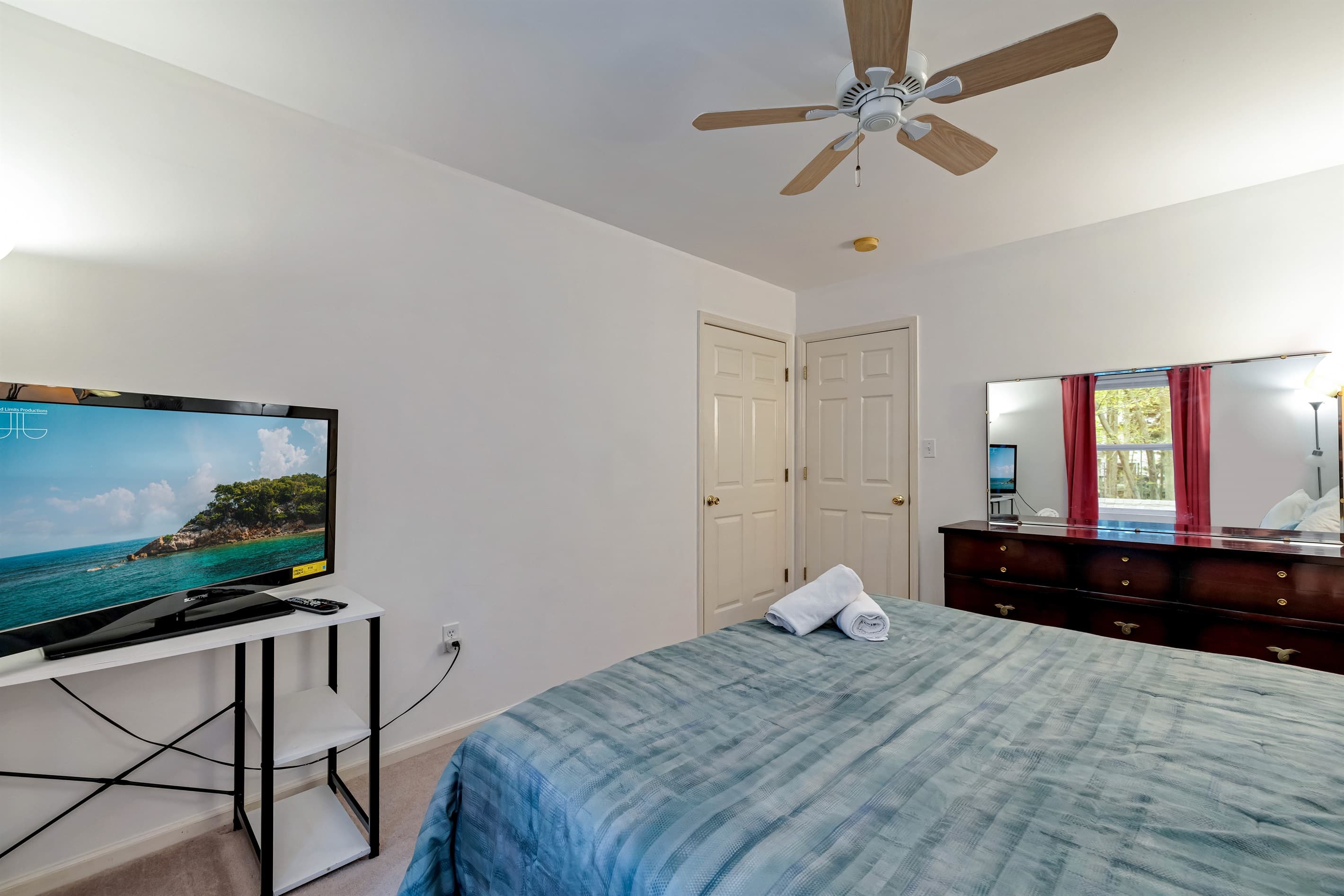 Bedroom with King bed and TV on 2nd floor