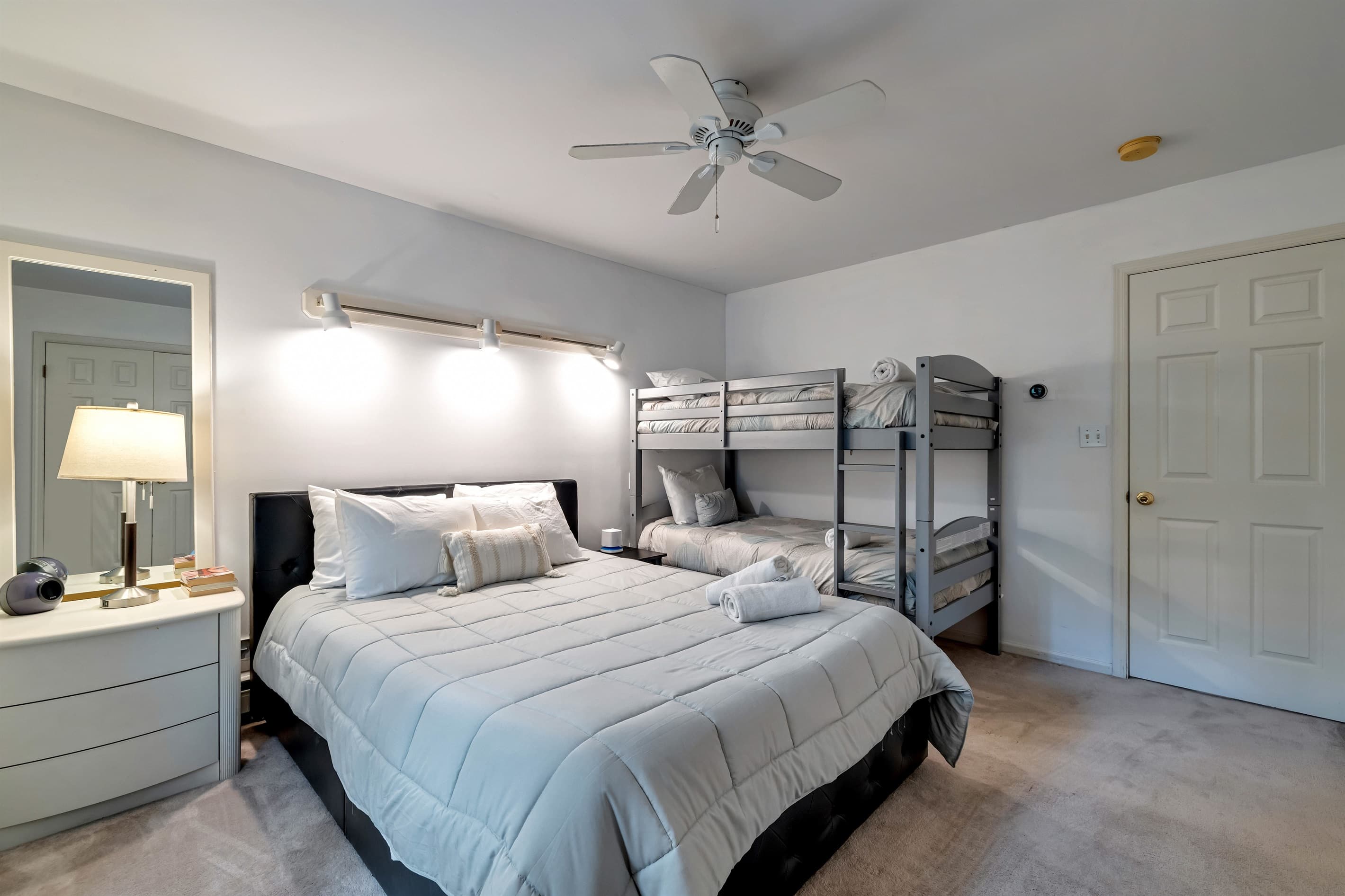 Bedroom on 2nd floor. Queen and bunk beds