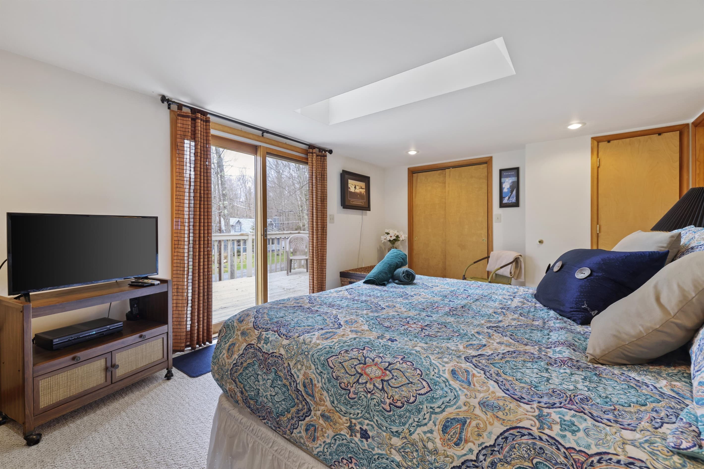 Upper level - bedroom 1