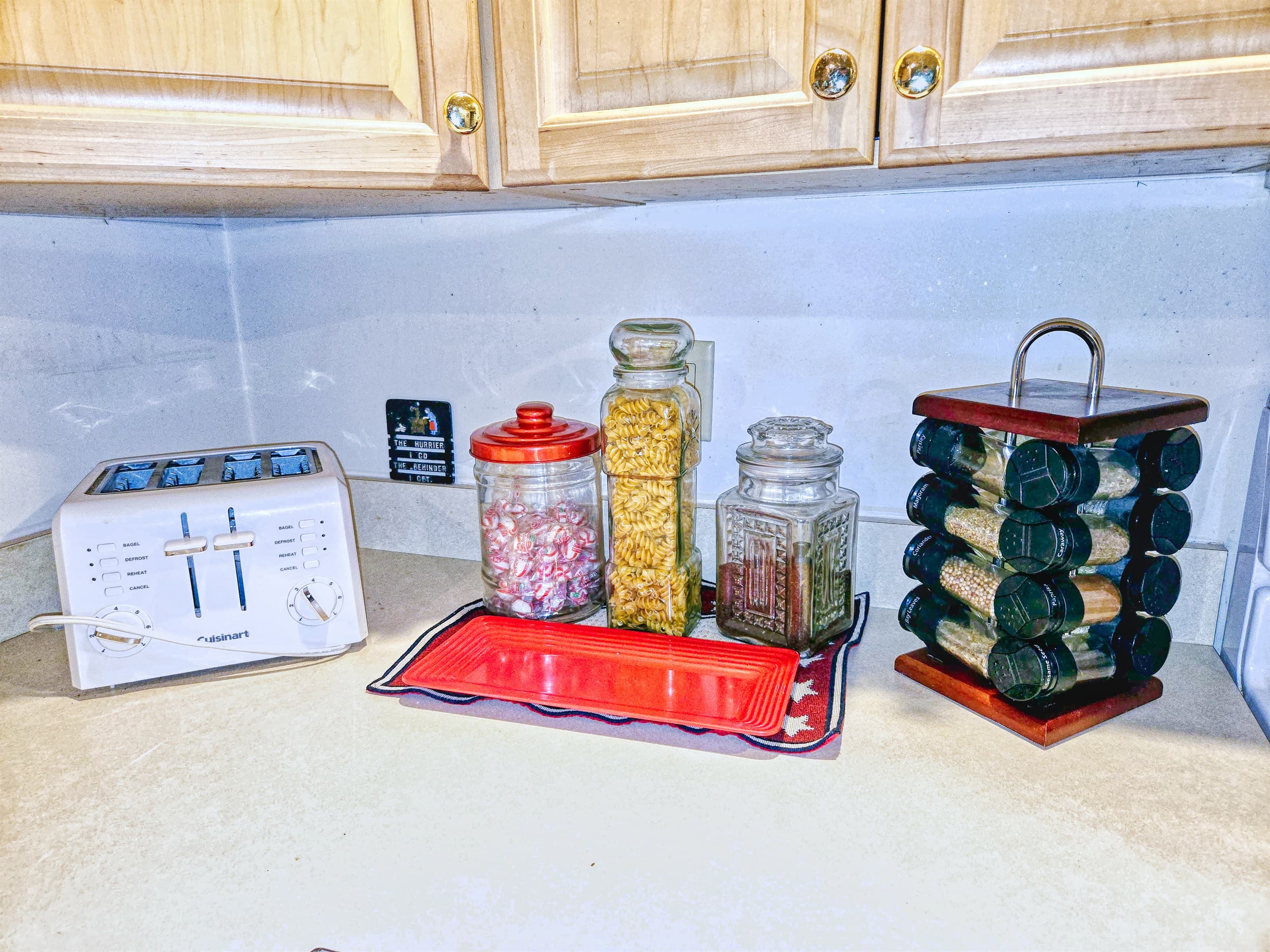 Kitchen amenities