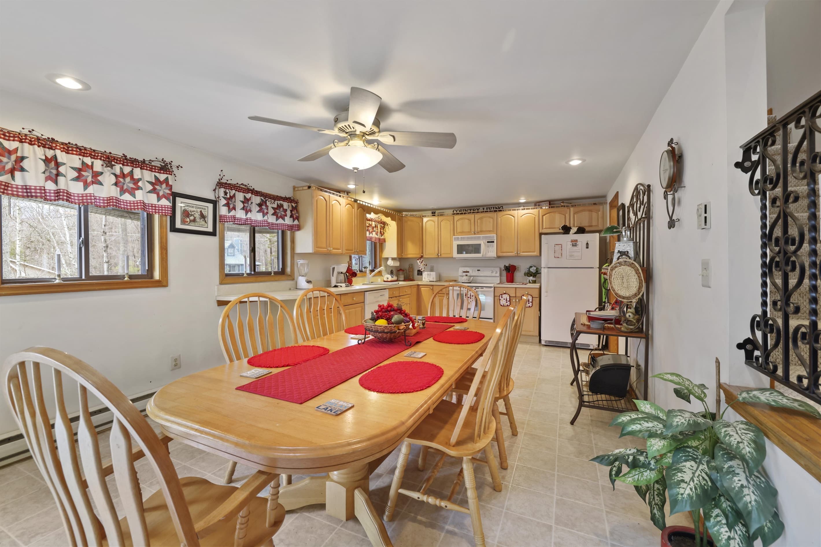 Dining area, fits 8-10 guests