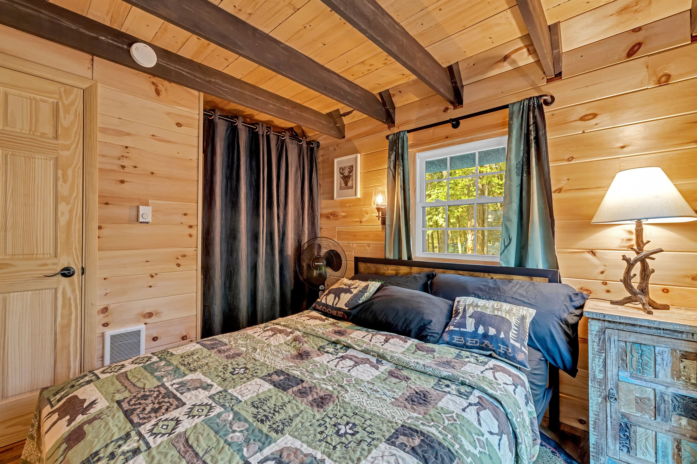 Bedroom with queen bed