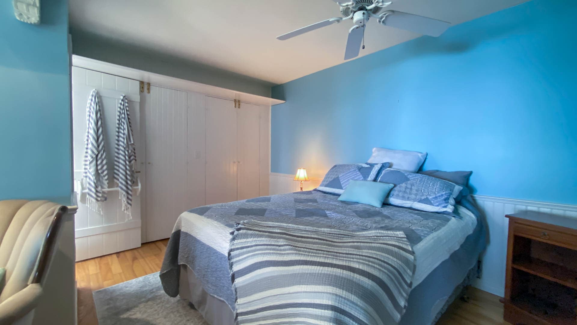 Premier Bedroom with Queen bed