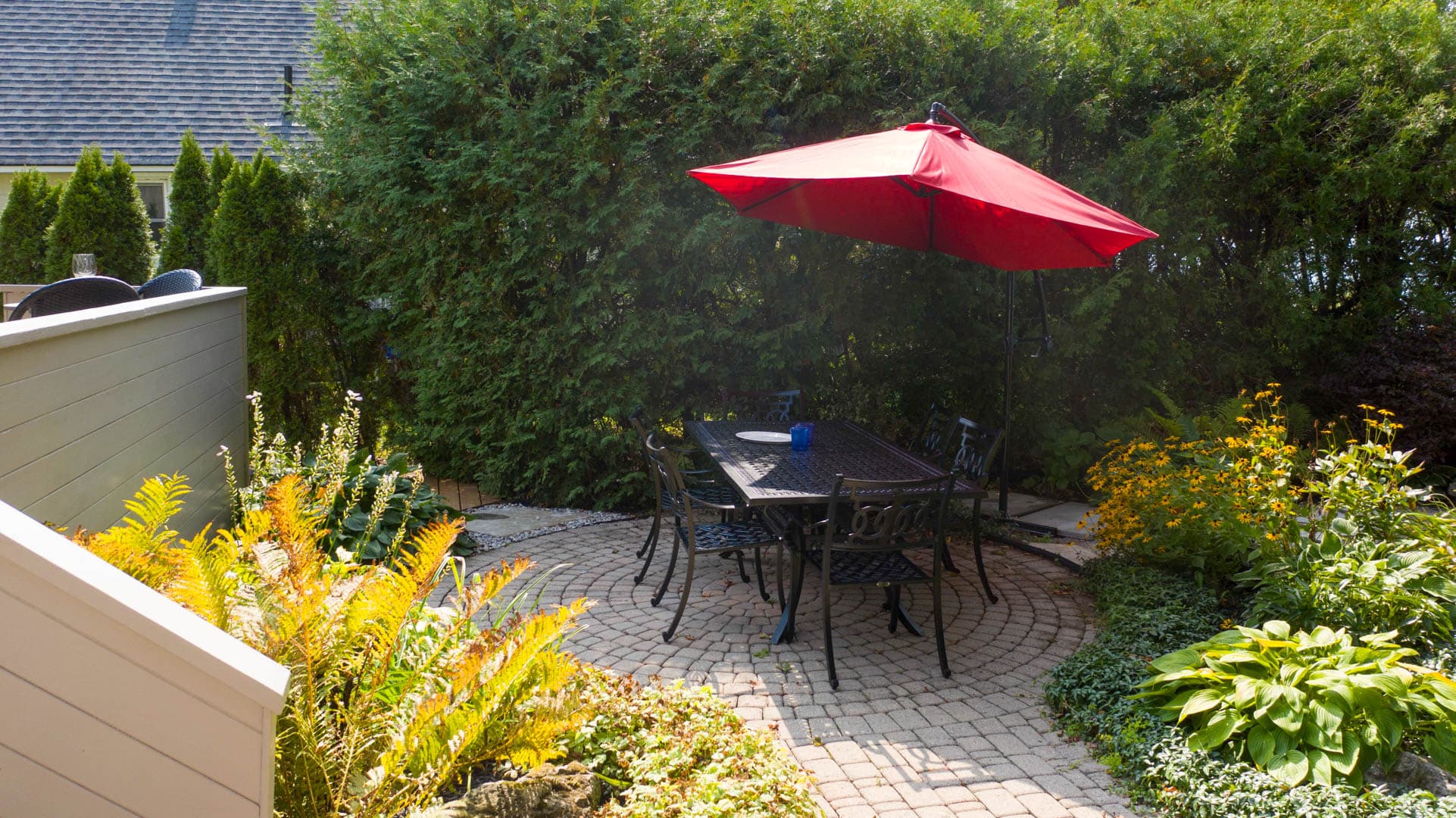 Dine al fresco