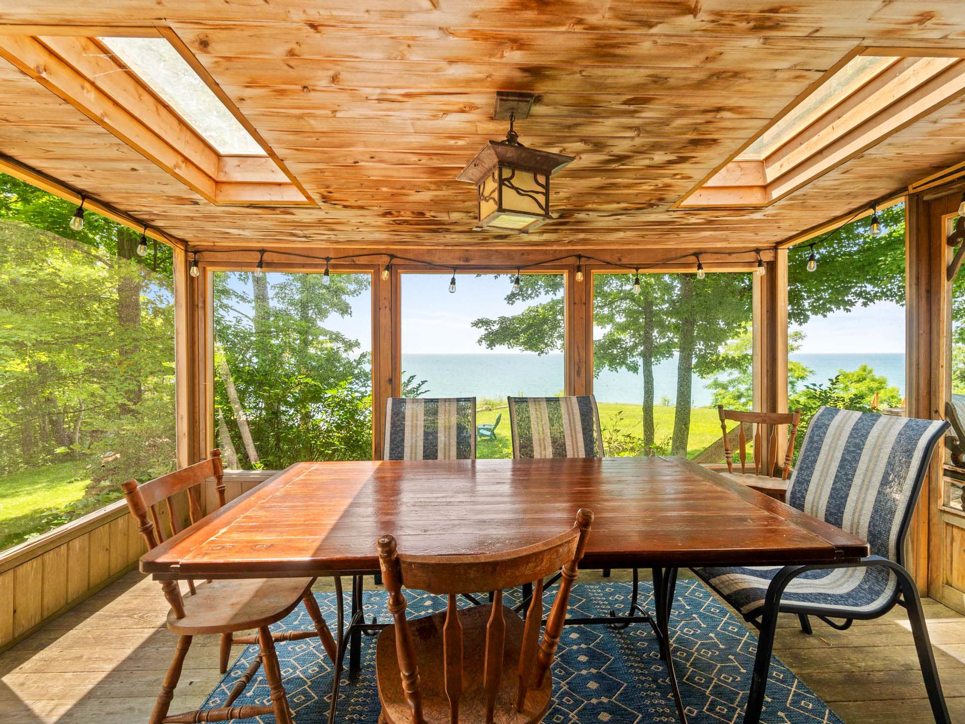 Enjoy a great dinner and the views!