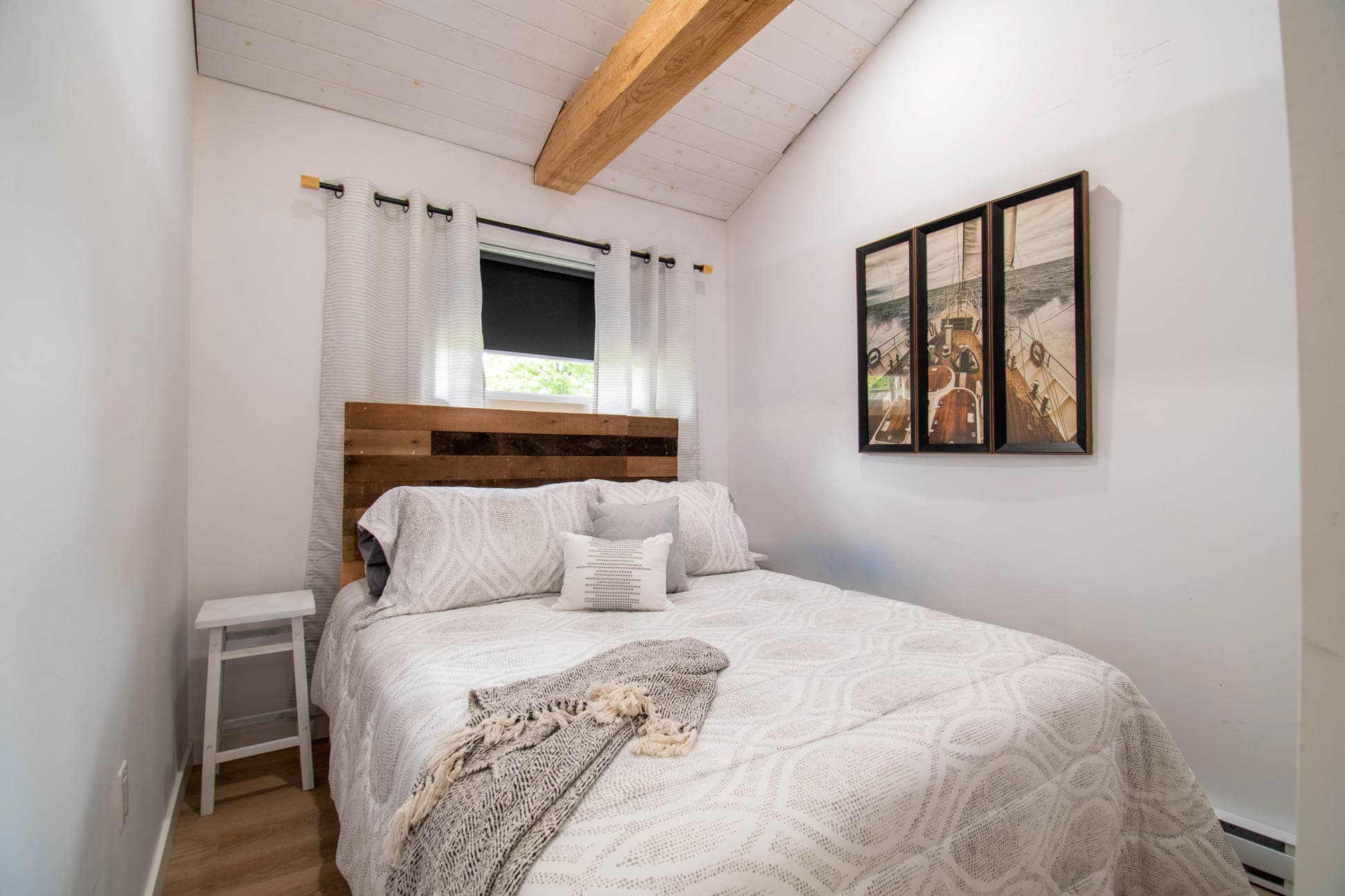 BR2 Queen bed