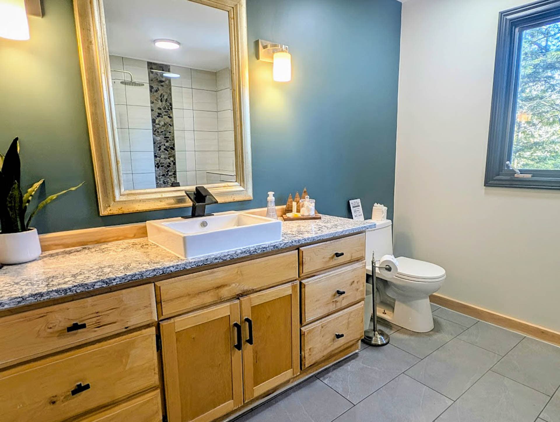 Newly Renovated! 3 Piece Bathroom