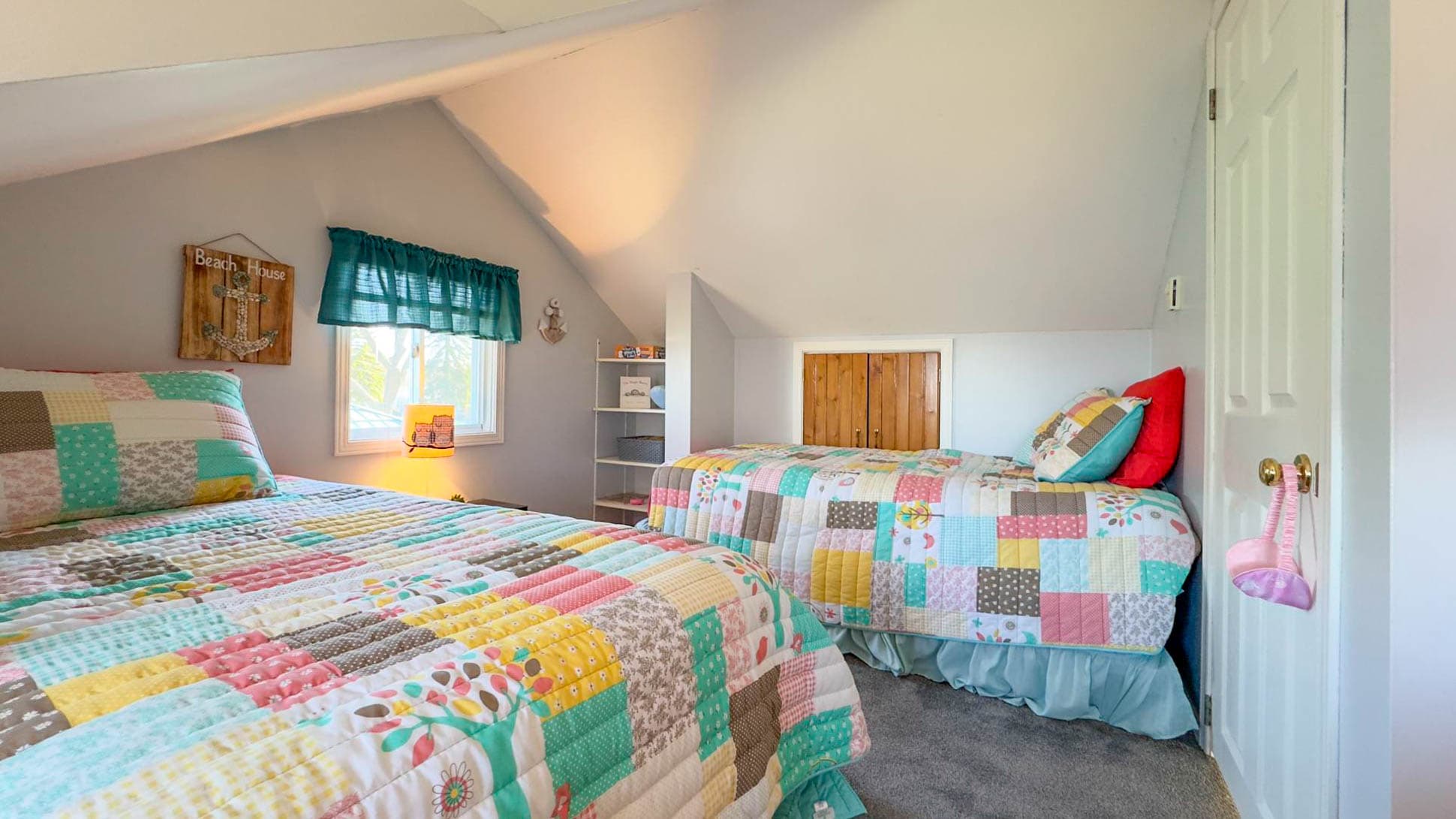 Bedroom 3 upstairs has 2 Twin Beds
