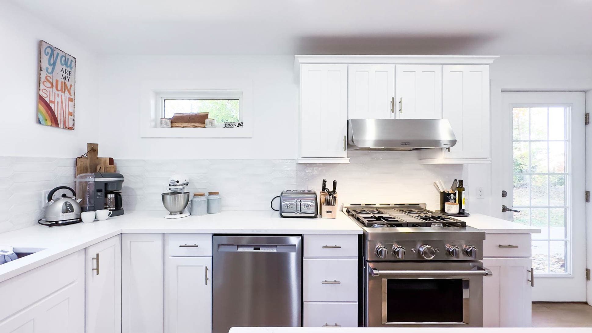 I appreciate the High end appliances and ample prep room - truly a joy to work in this kitchen!