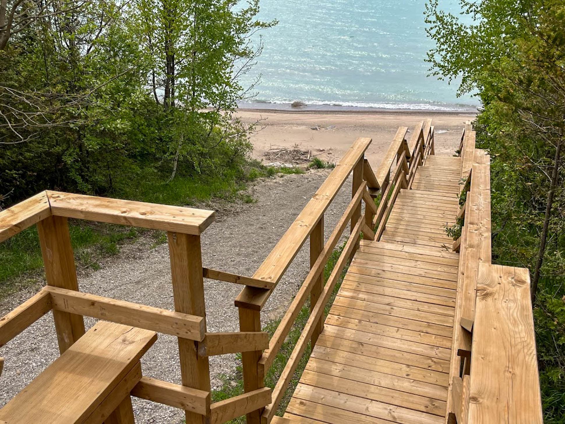Beach access-1 minute walk from Cottage