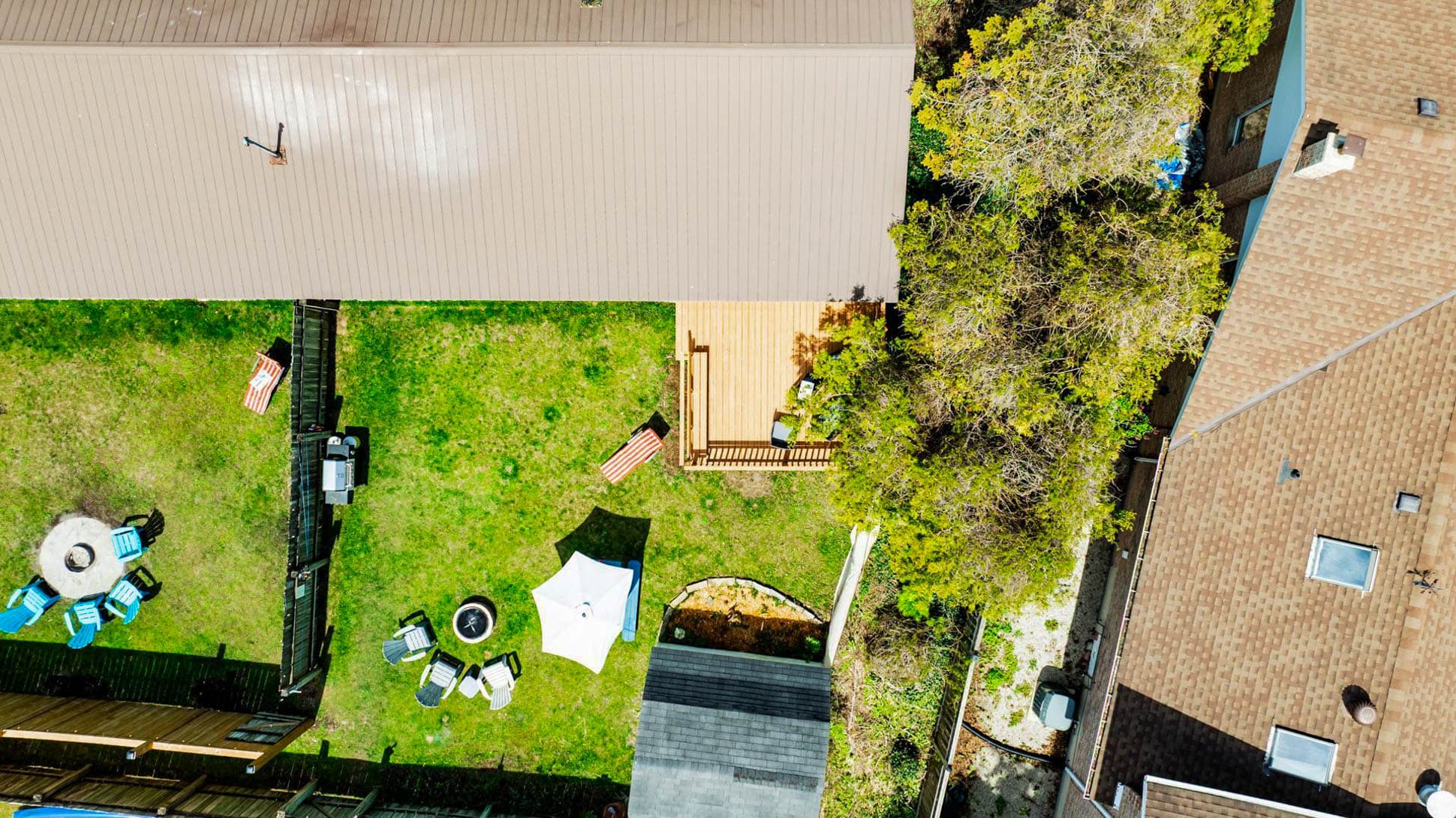 Bird’s-eye view of your cozy cottage getaway—nature, space, and total relaxation.