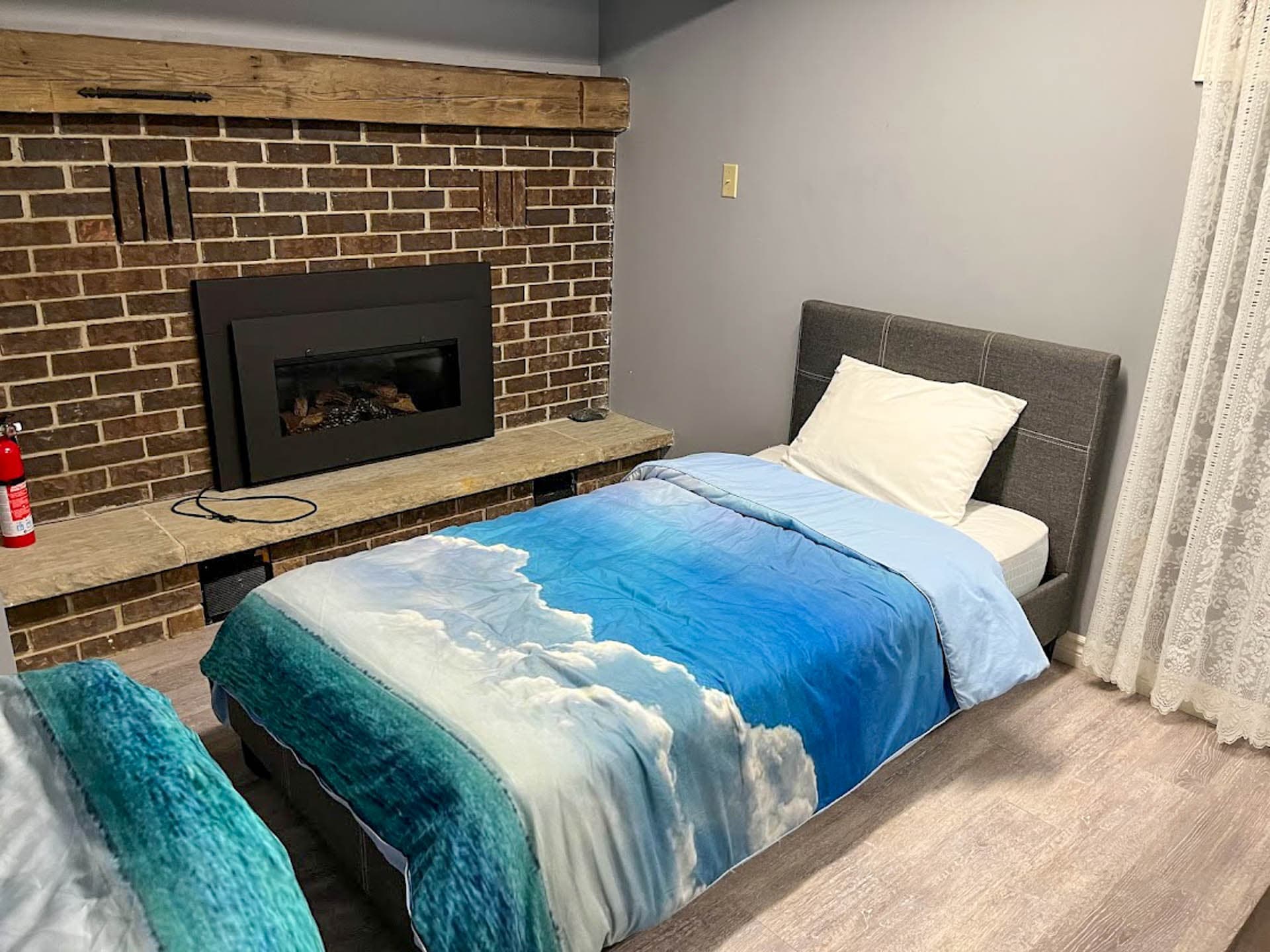 BR4 Single Bed